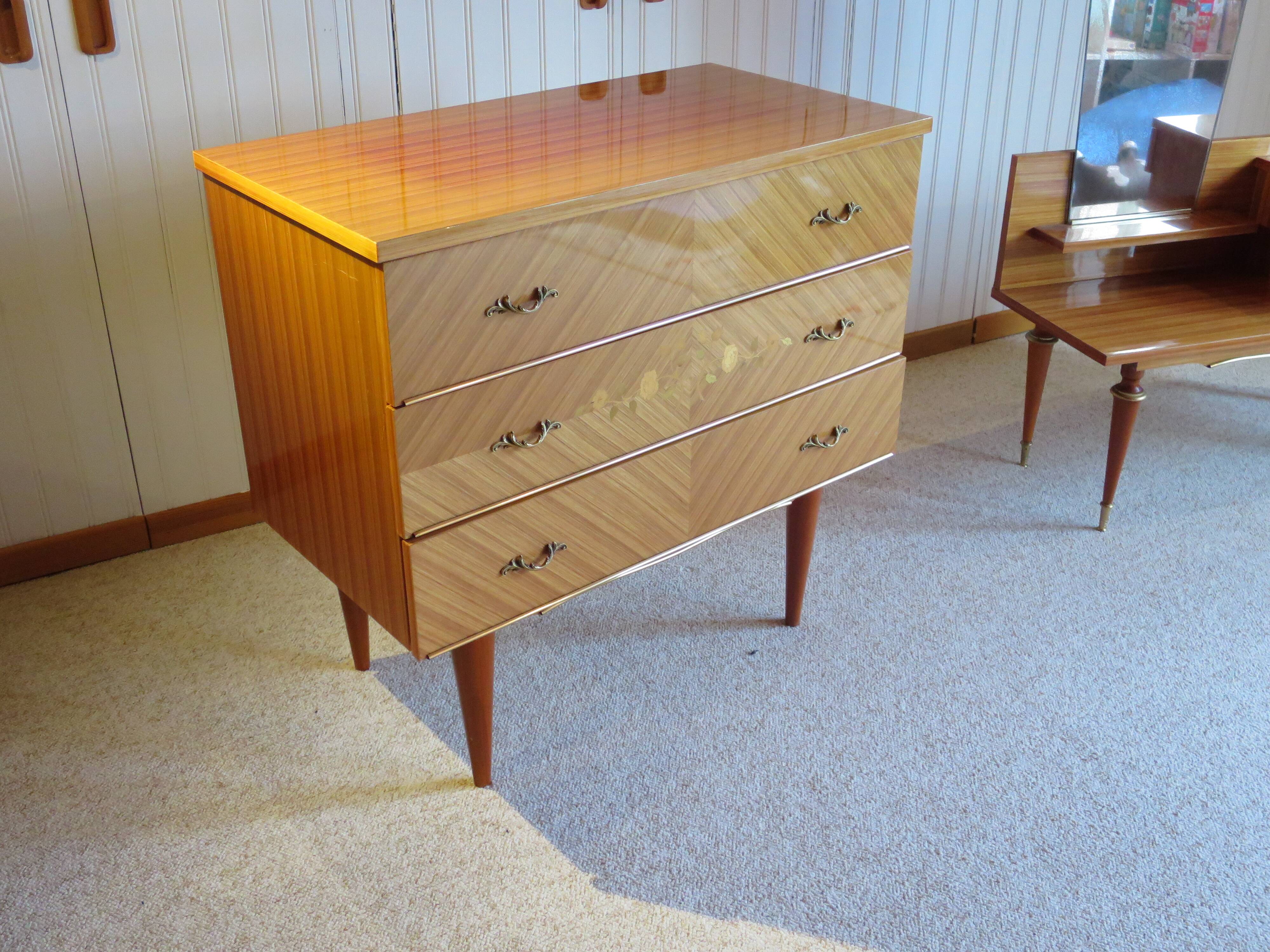3-drawer chest of drawers - 60s - vintage - marquetry effect - spinning top feet
