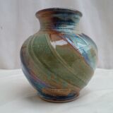 Pottery vase Glossy has facets