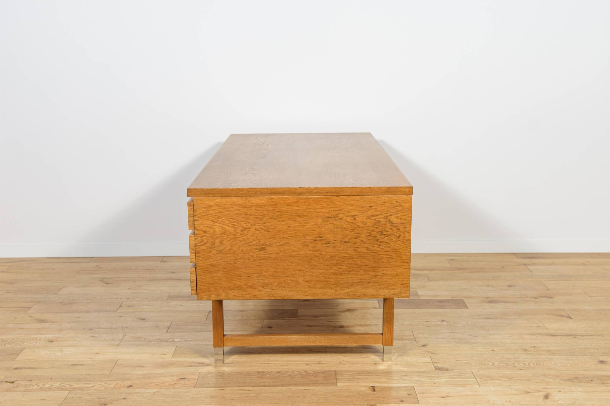 Mid-century modern oak desk from Eigil Petersens Møbelfabrik, Denmark, 1970s