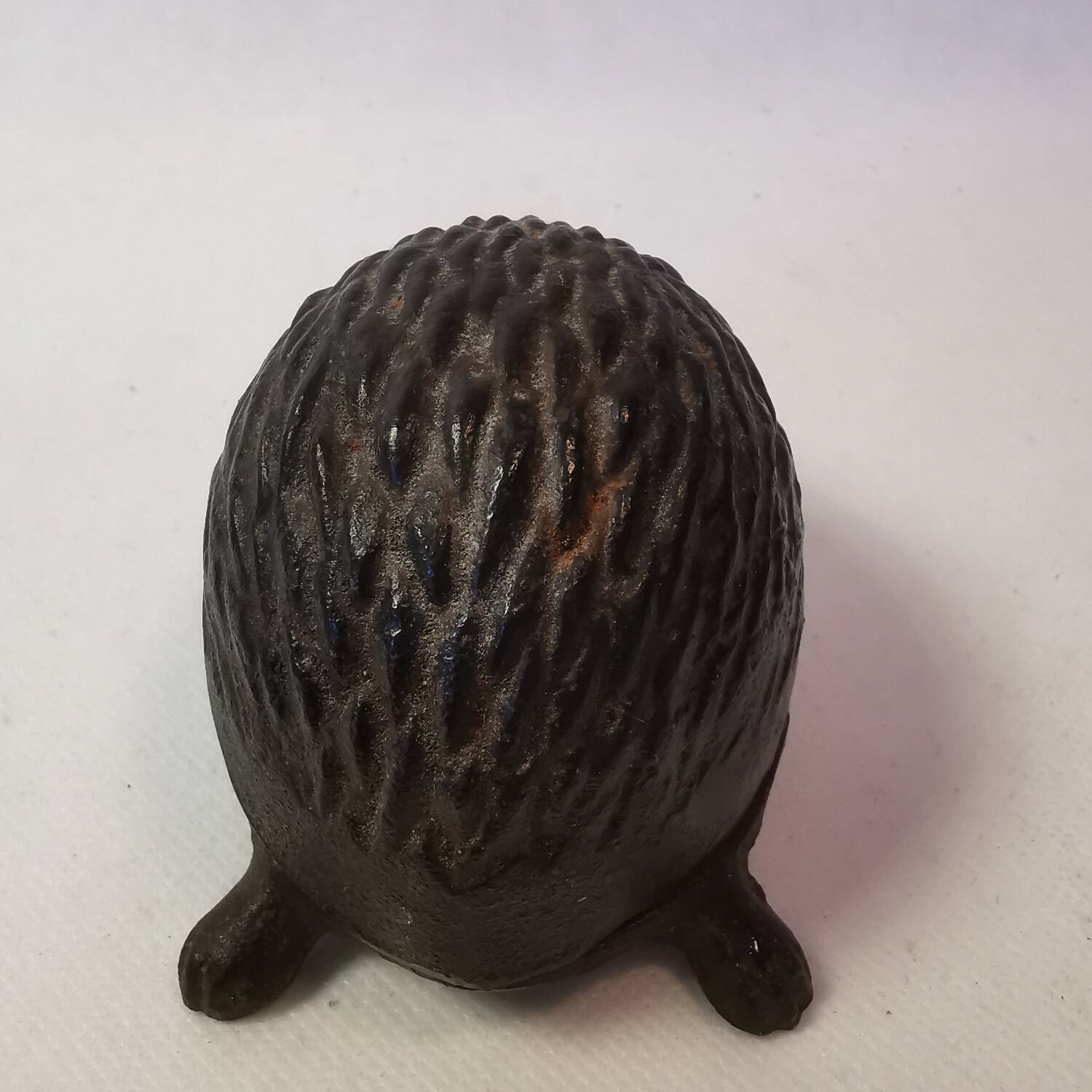 Vintage cast iron key/jewelry storage box. hedgehog shape