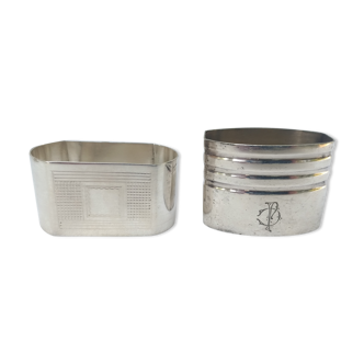 2 silver metal towel rongs