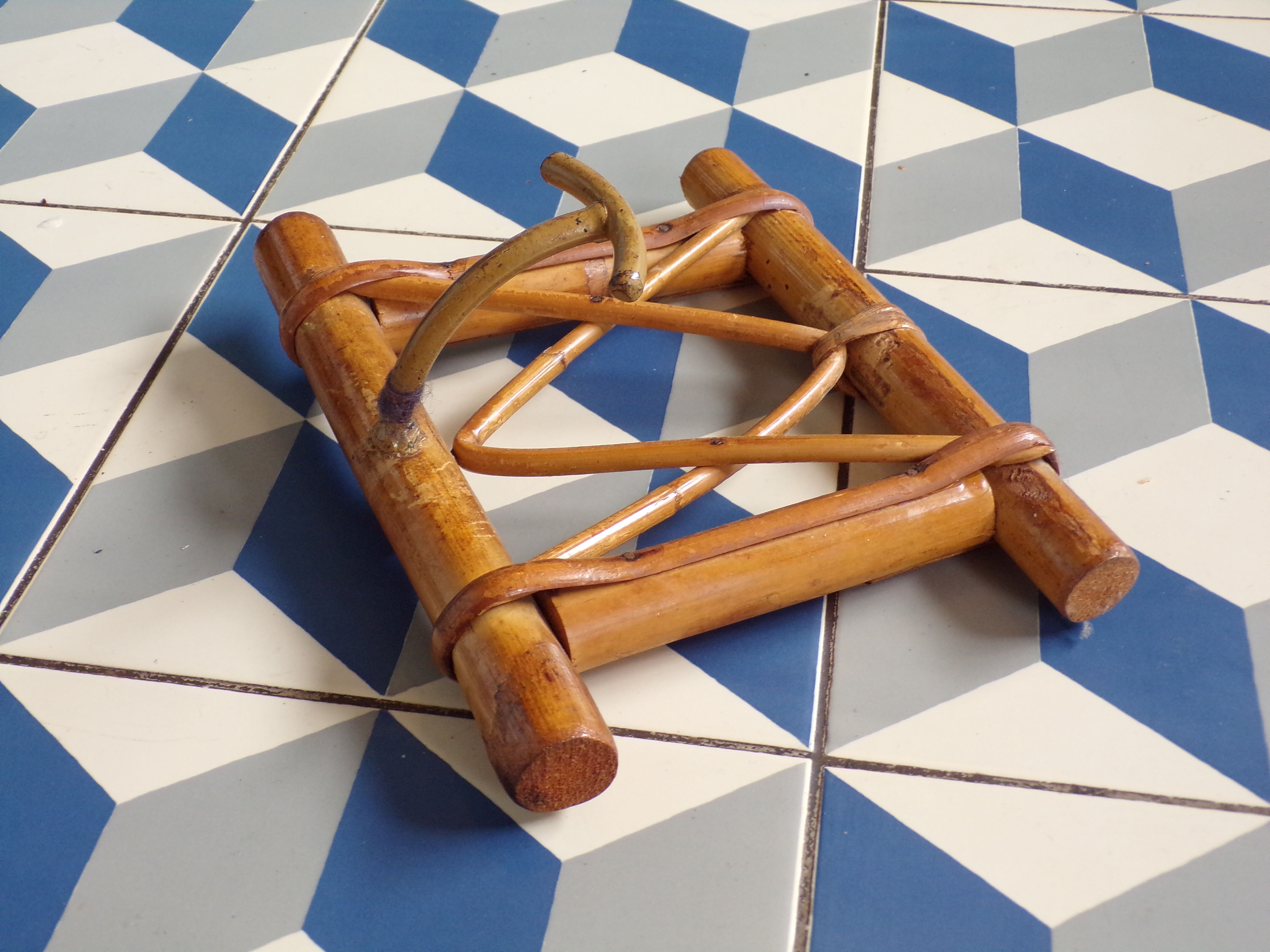 Vintage wicker patère