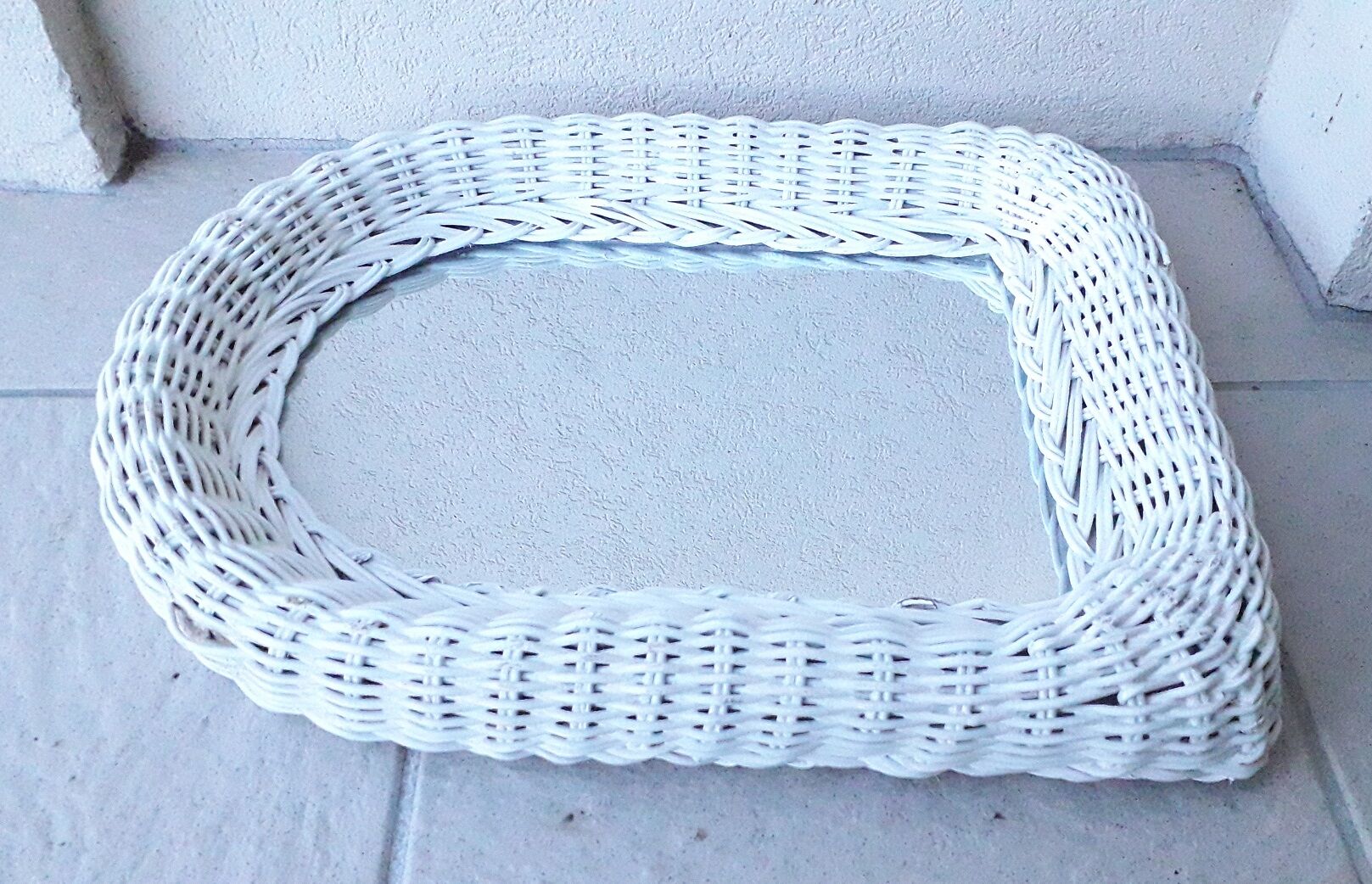 White wicker mirror