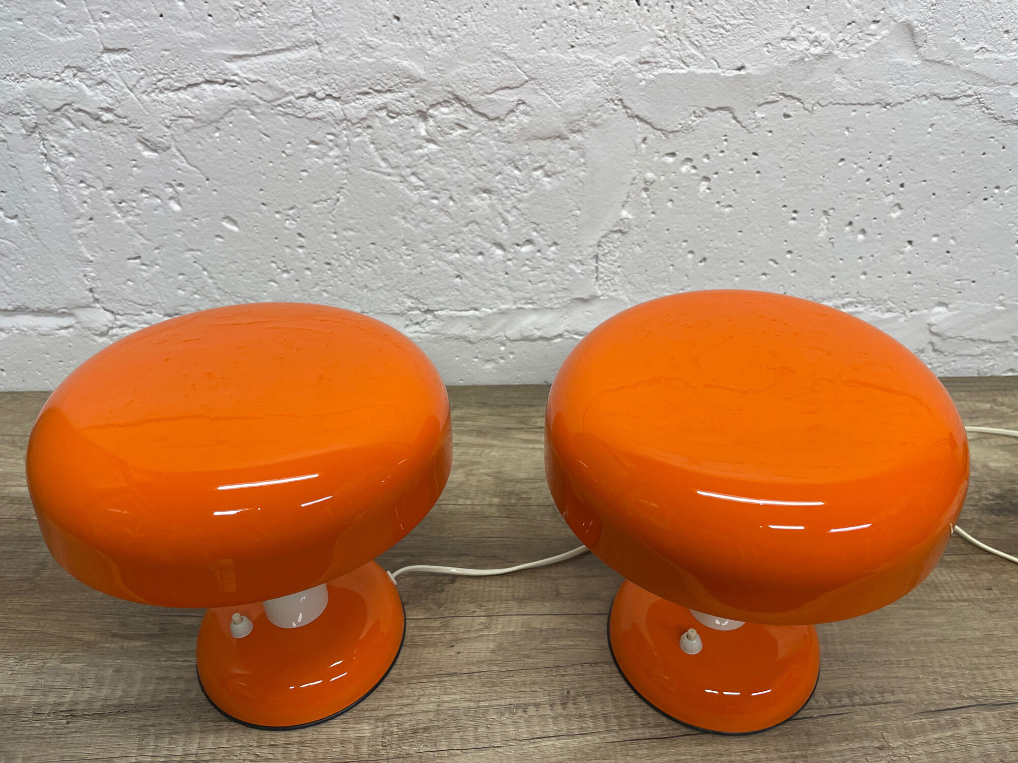 Pair of bedside mushroom lamps, Aris, 70's.