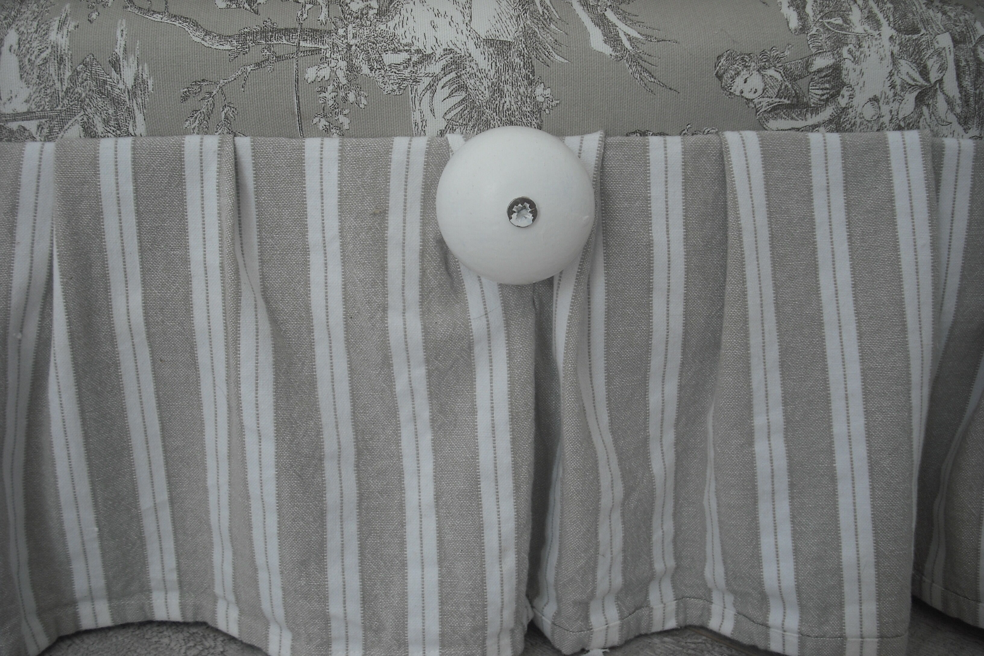 Bench bed on wheels 1 place