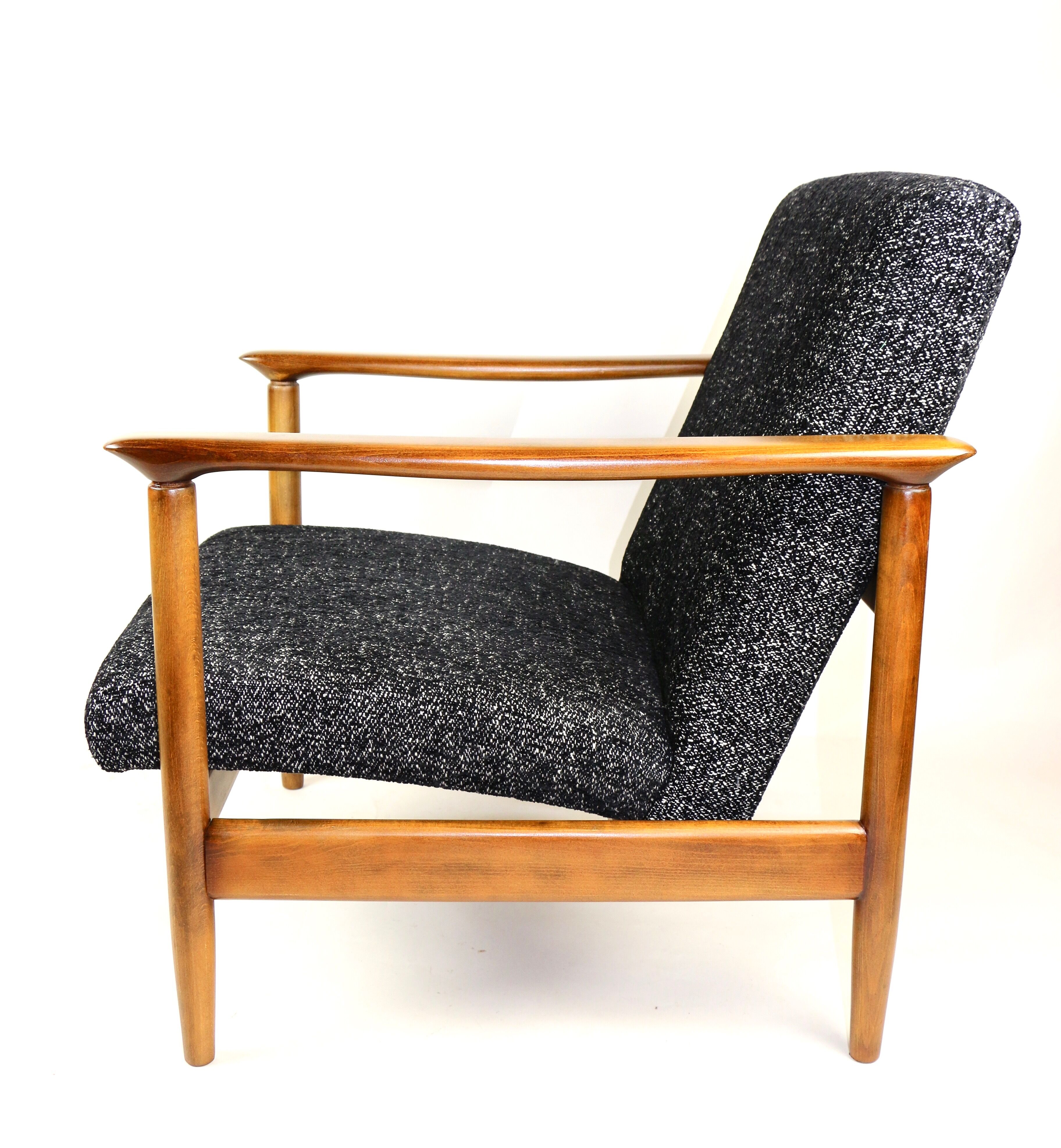Fauteuil noir par Edmund Homa, années 1970