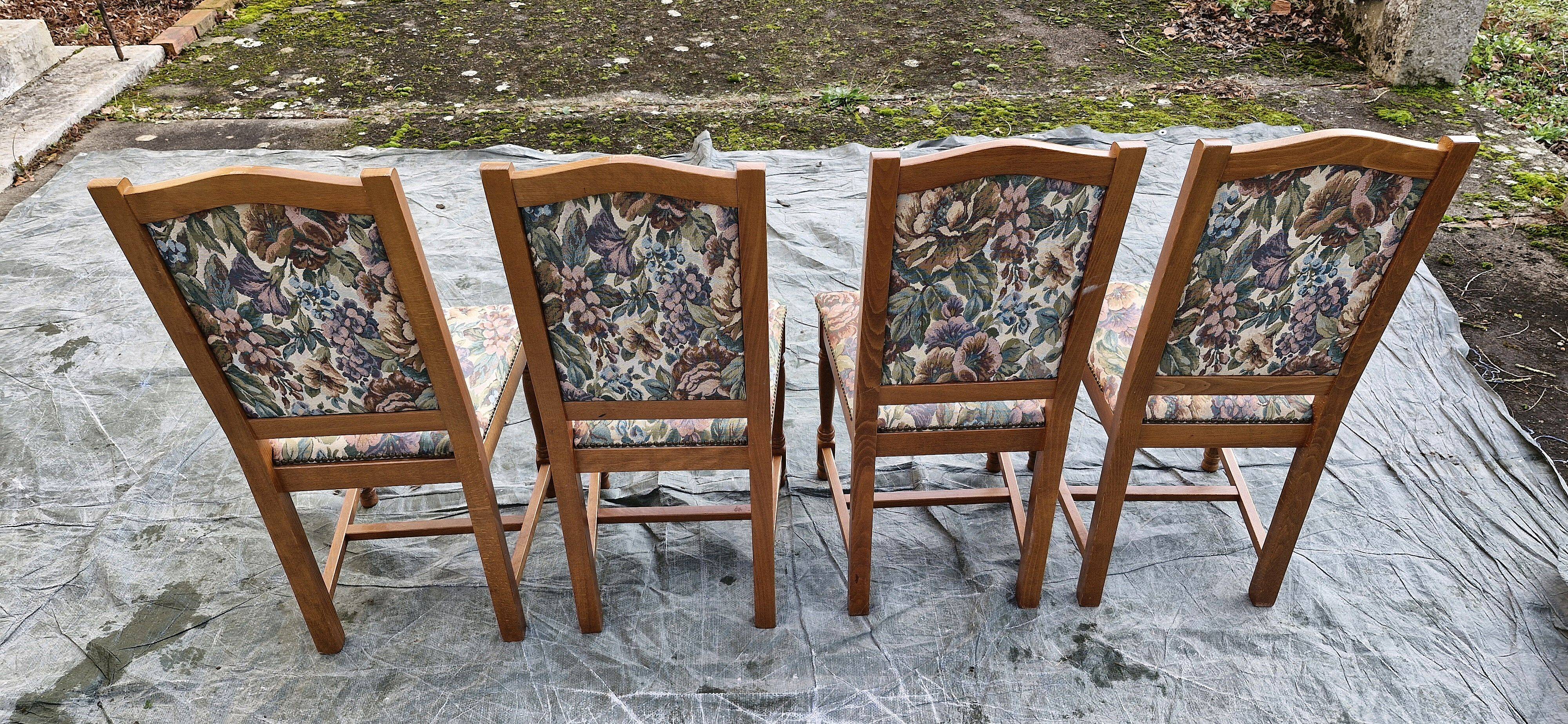 4 chaises en bois massif et tissus