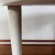 table basse tripode blanche et bois Arthur Umanoff
