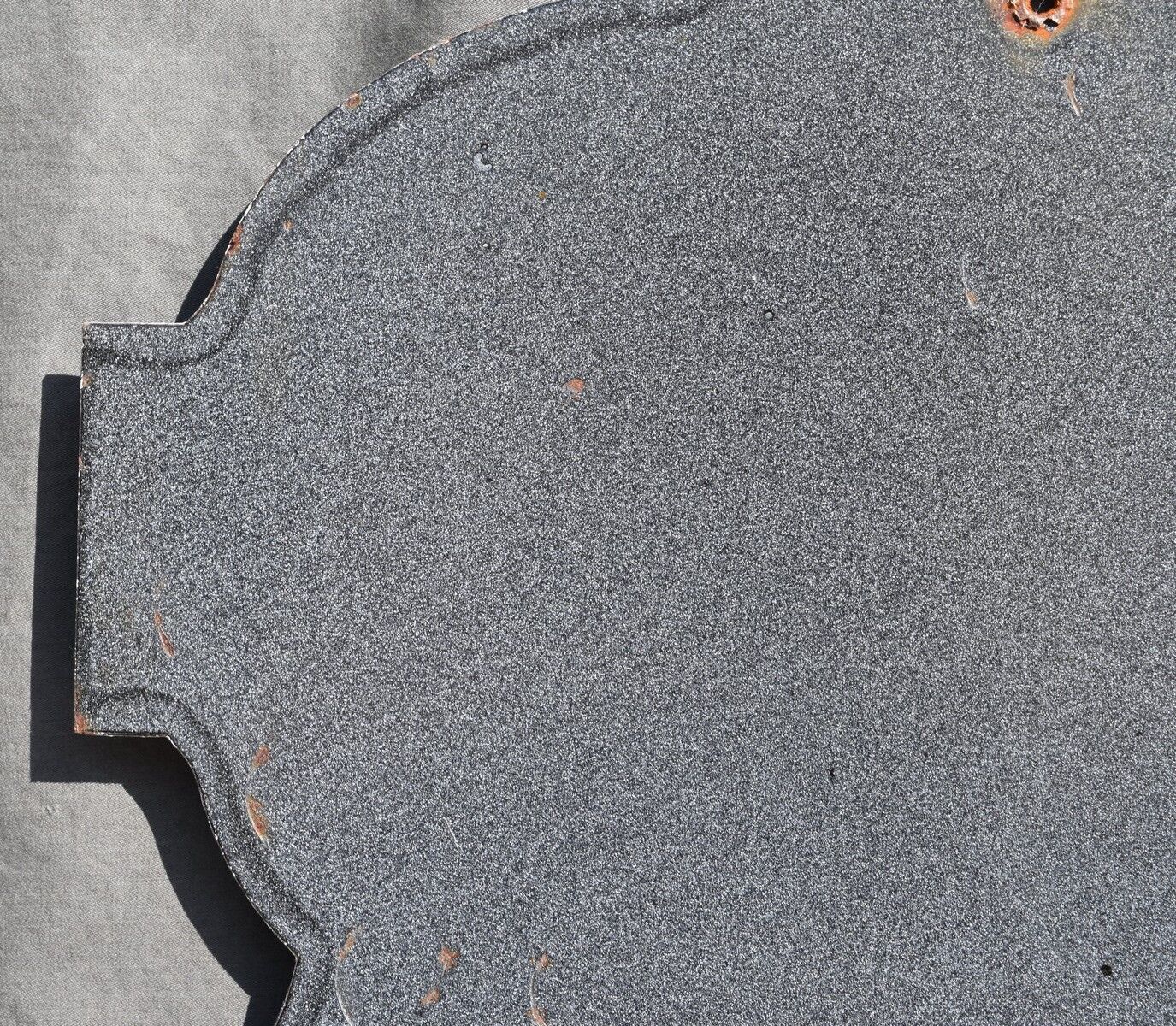 VINTAGE PLAQUE ENAMELED PUBLICITAIRE REDSKIN authorized distributor 30.7 x 26 cm