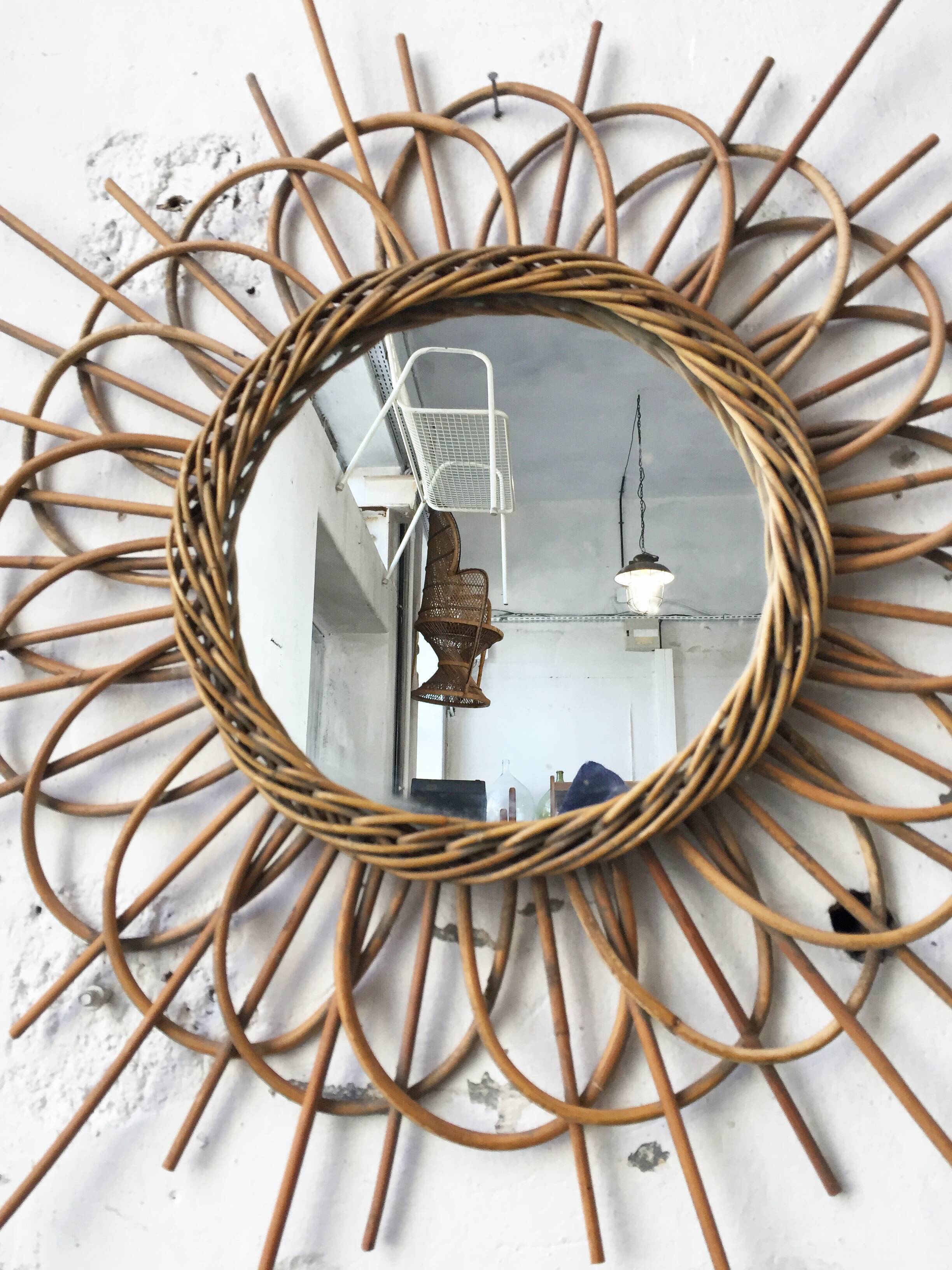 Vintage rattan mirror flower 63x63cm