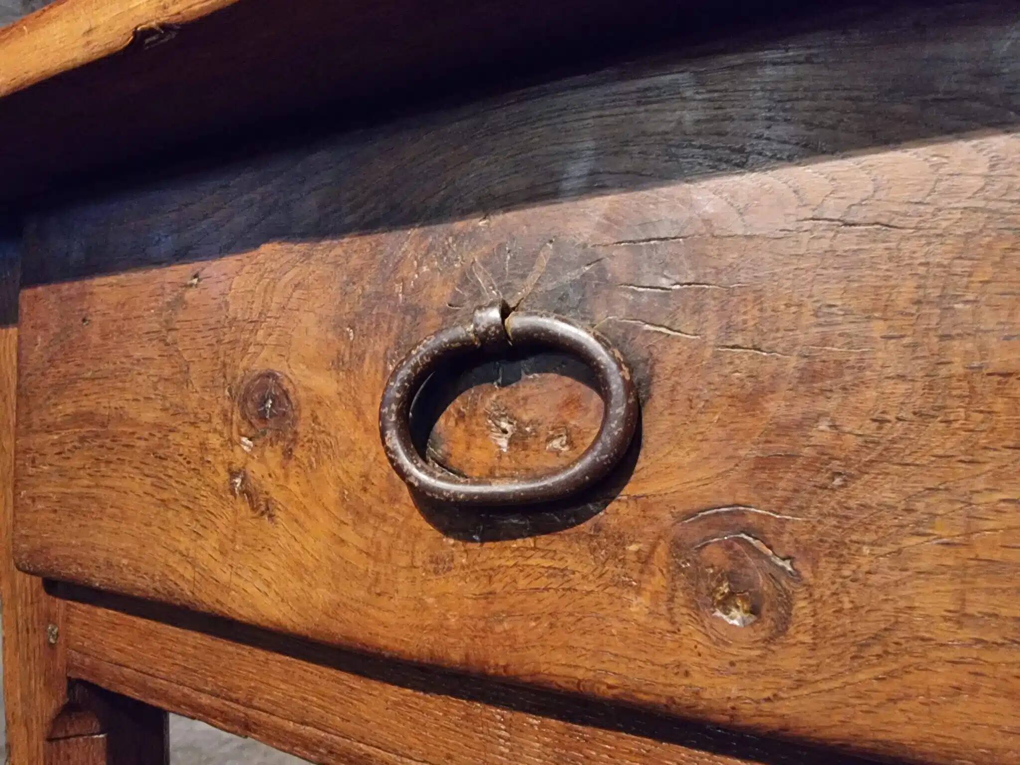 Rustic old oak table – Early 19th century