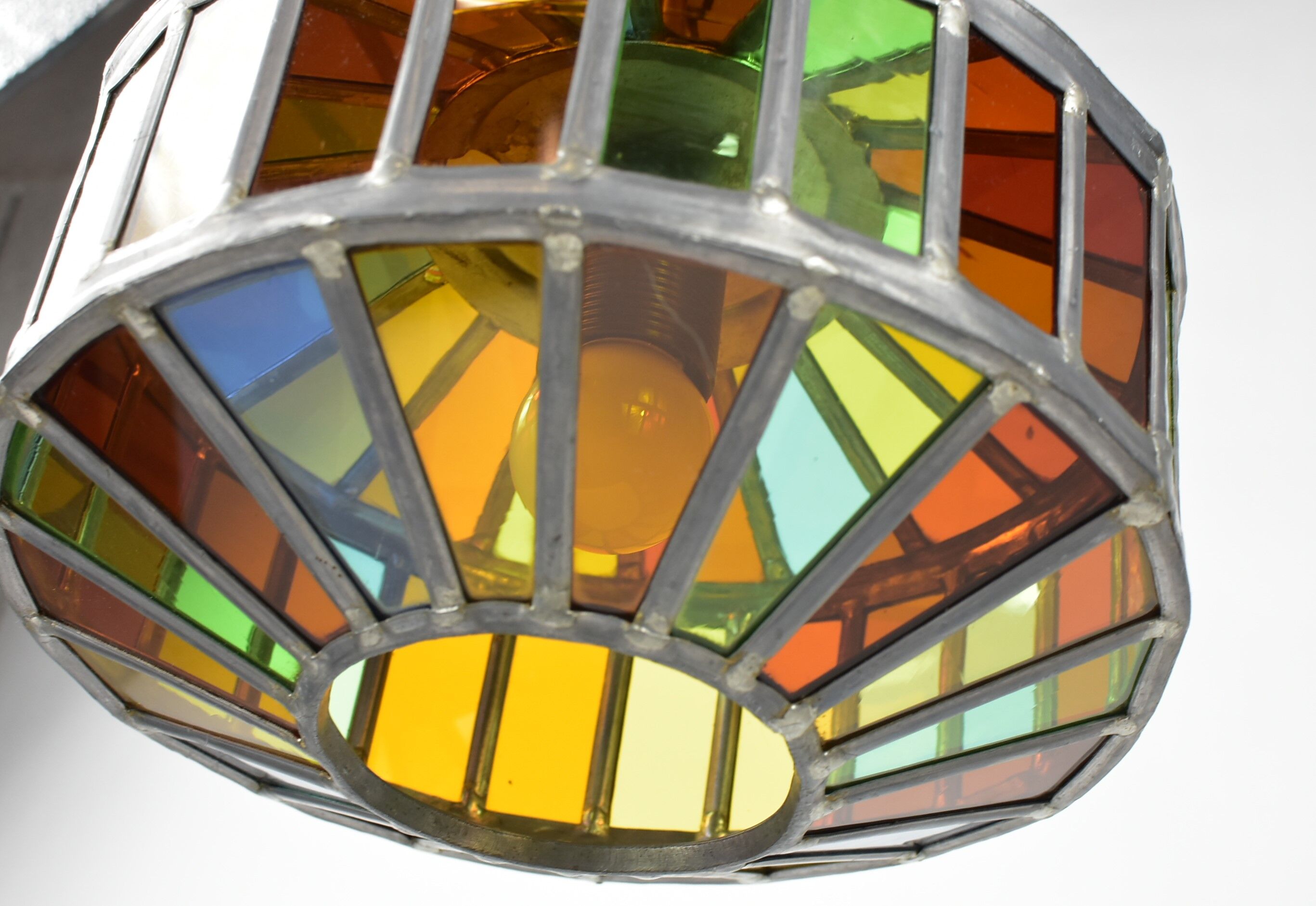 Color stained glass suspension