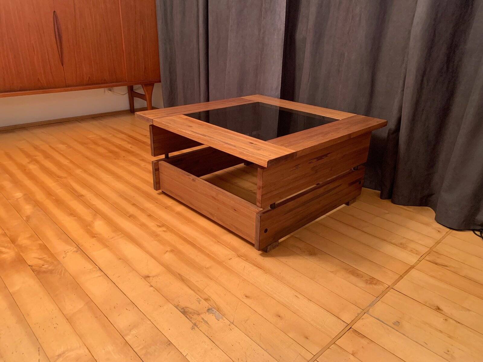 Table basse par Hämeen Kalustaja, Finlande, années 1970