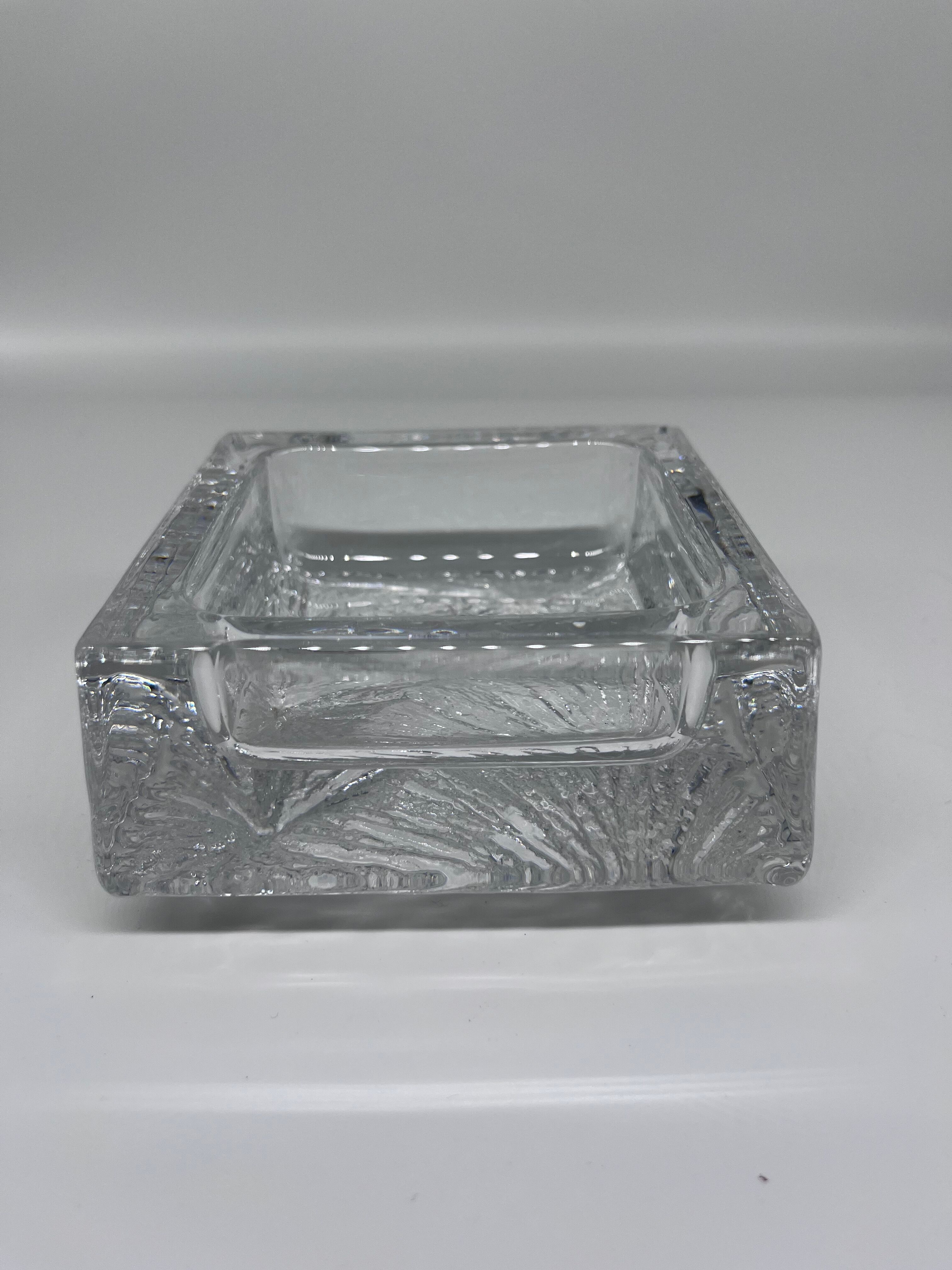 Empty crystal pocket Daum model Crater