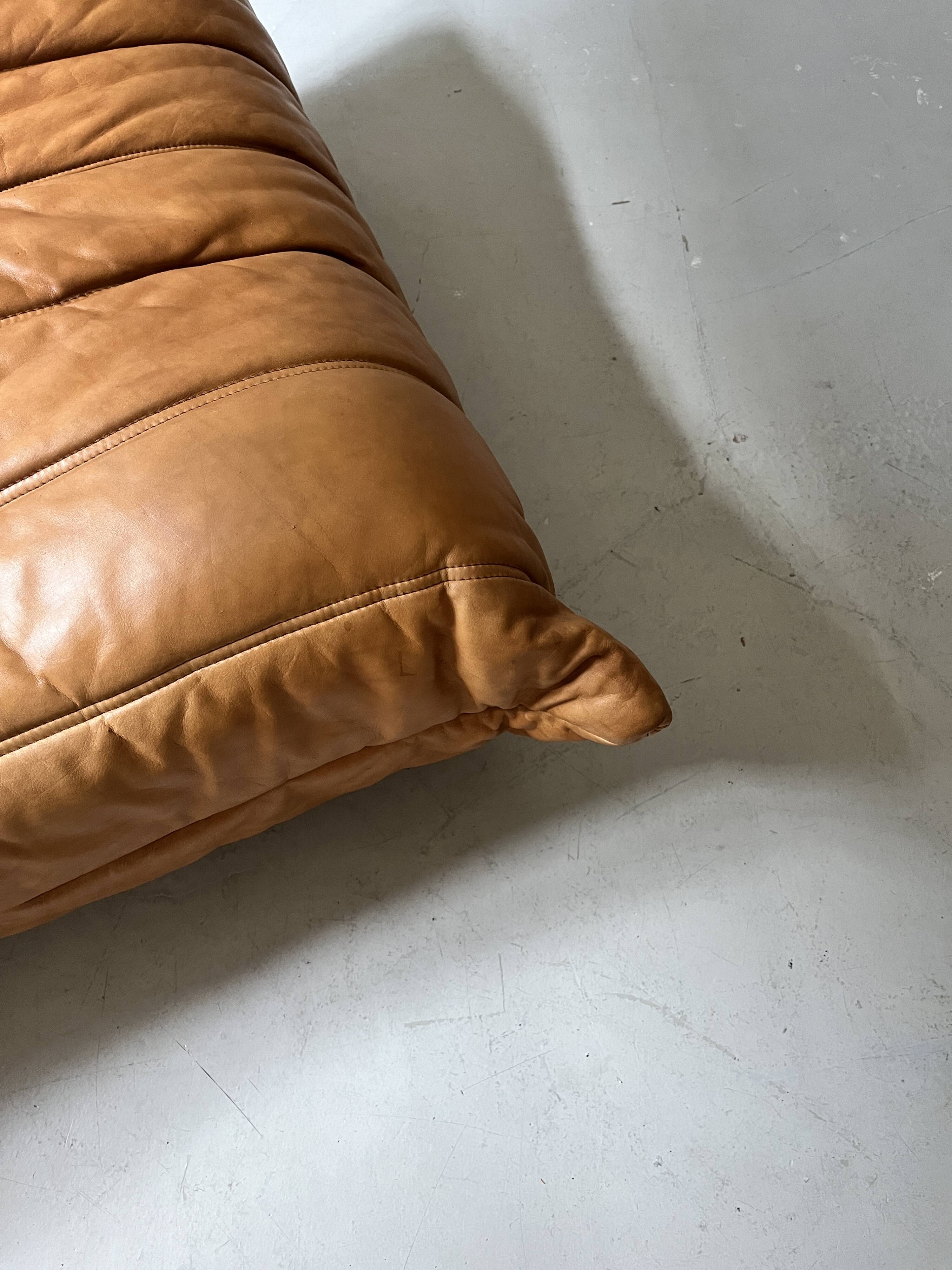 Togo design ottoman pouf by Michel Ducaroy for Ligne Roset, 1st edition 1970