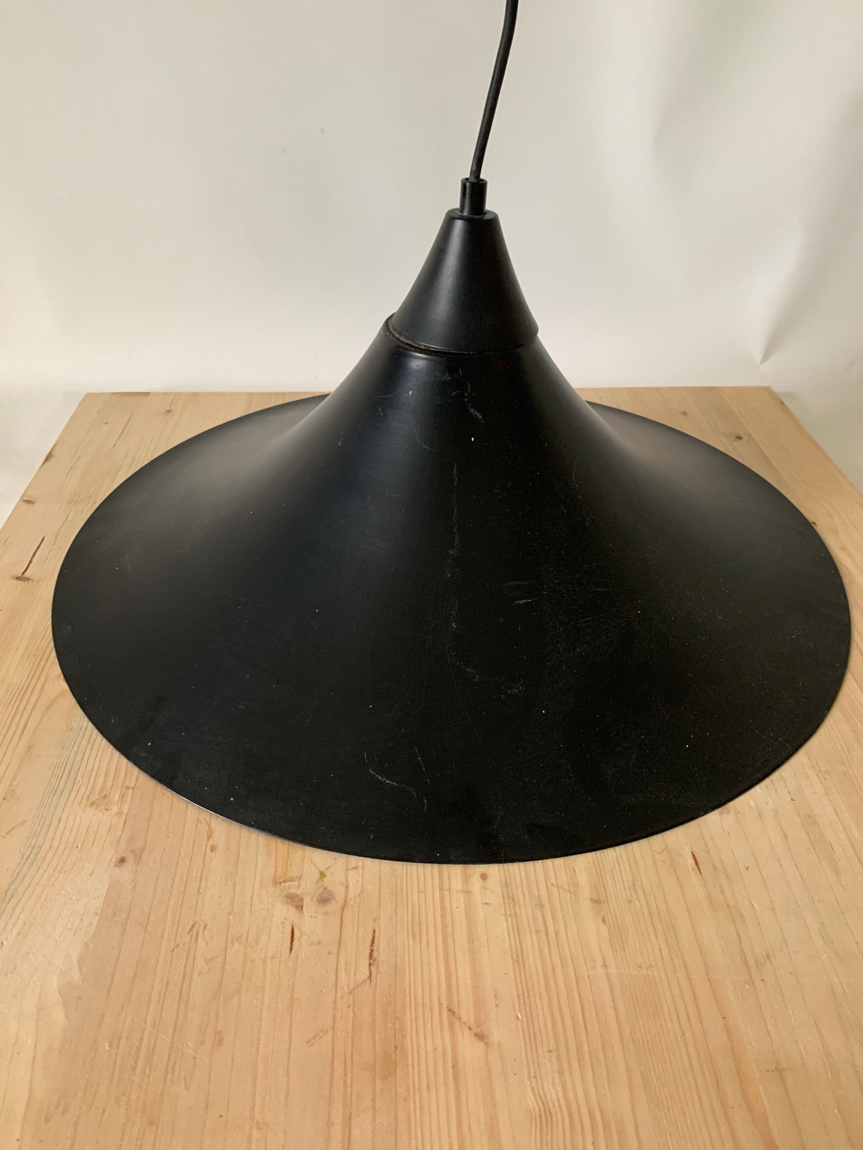Black pendant lamp