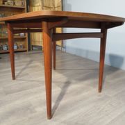 Table scandinave en teck massif des années 60