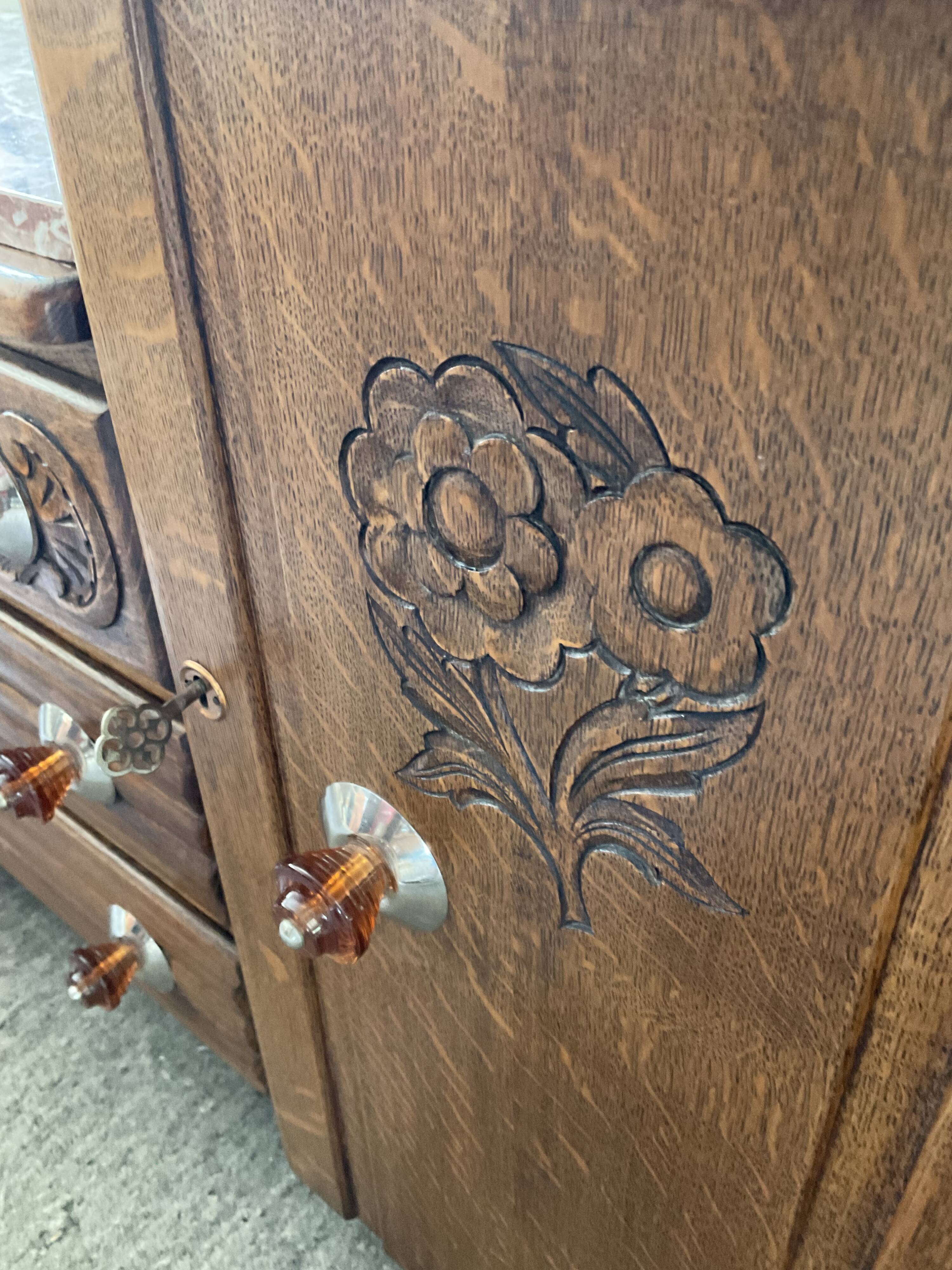 Art Deco sideboard in wood and marble