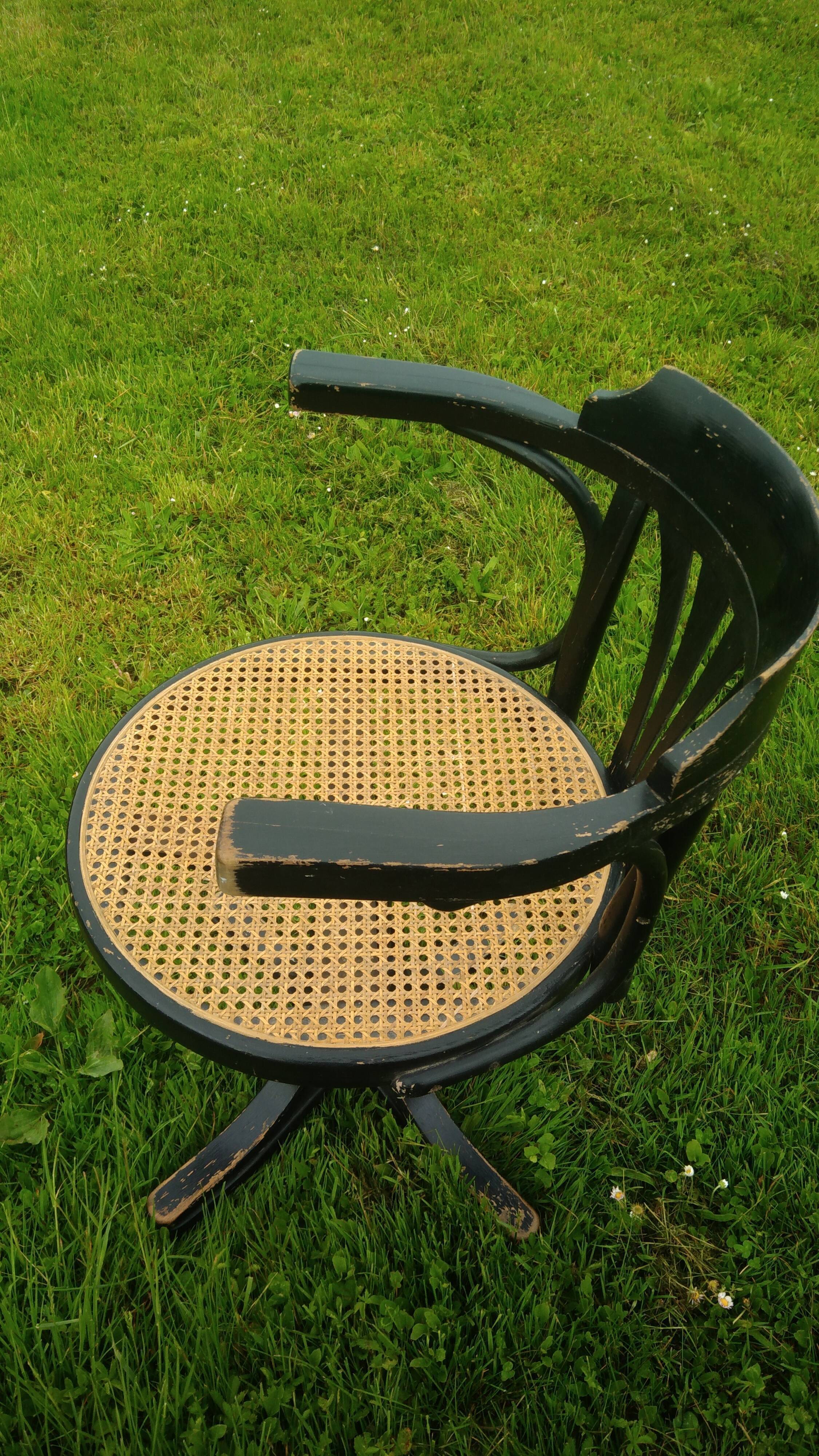 Swivel office armchair Thonet