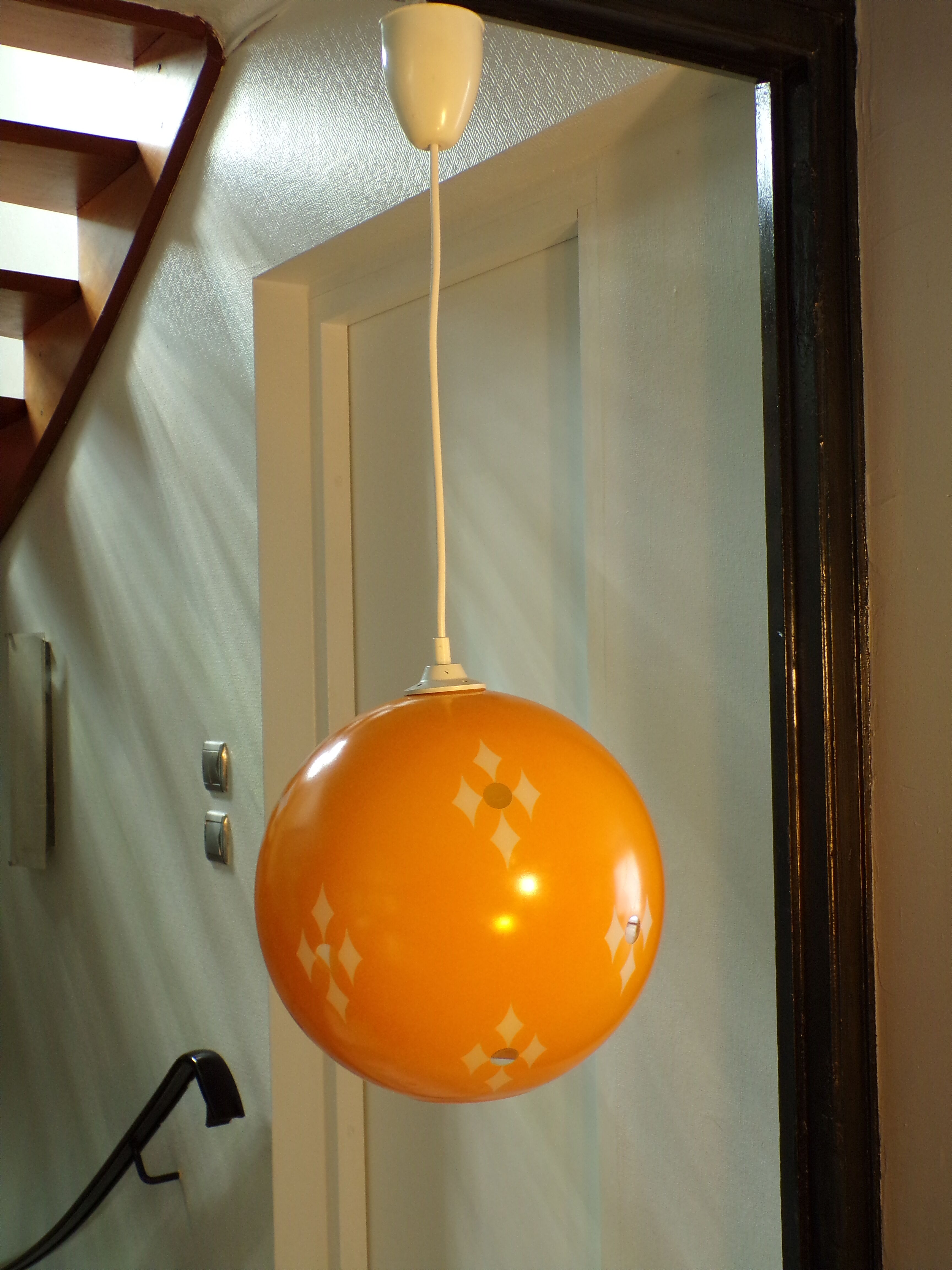 Suspension ball yellow glass 1970
