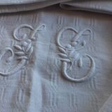 Lot of a table service including a tablecloth and 6 towels