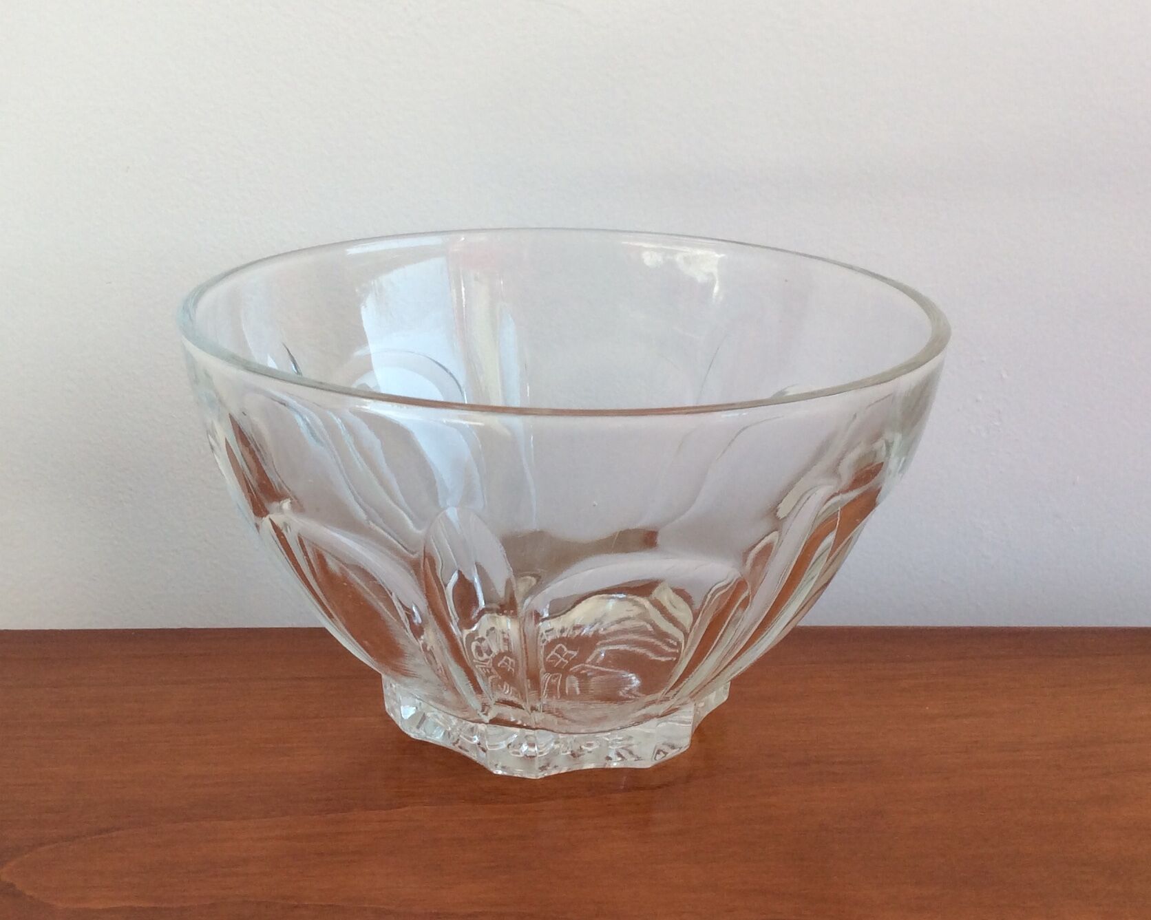 Old glass bowl Huile Lesieur