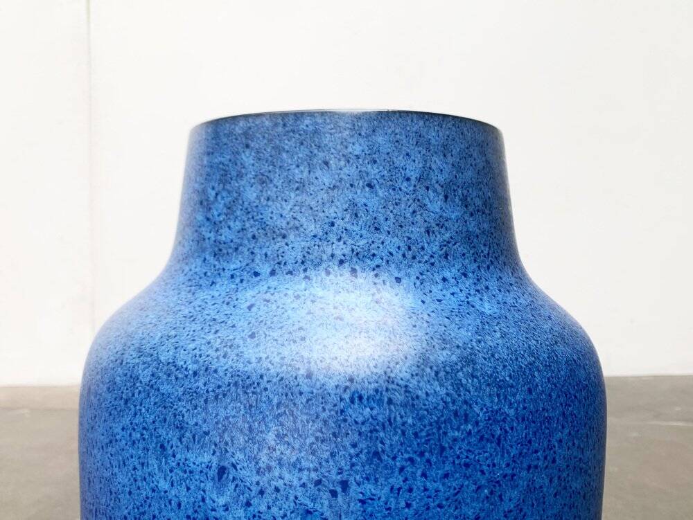 Large blue vase on a German workshop stand from the mid-20th century by Bückeburg Keramik, 1960s.