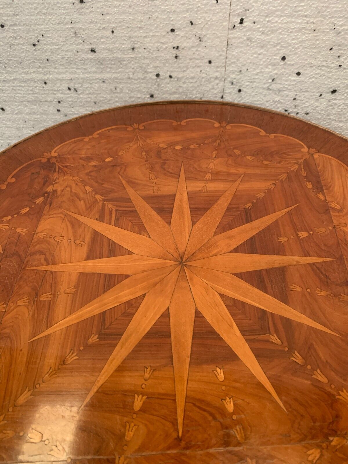 Louis XVI style pedestal table in rosewood veneer XX century