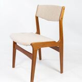 Set of dining room chairs in teak and upholstered with light fabric, designed by erik buch, 1960s