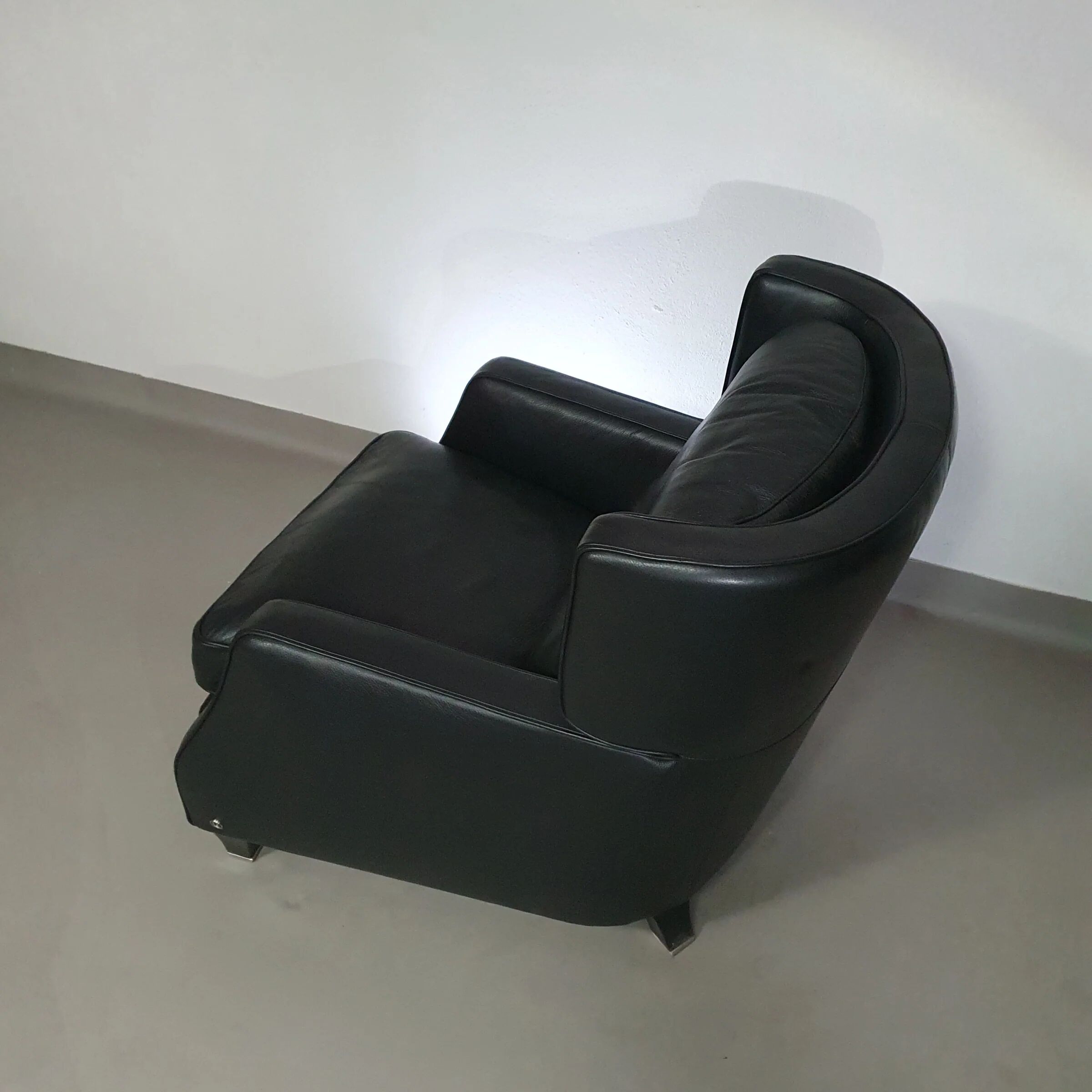 Amadeus Natuzzi lounge chair / black leather