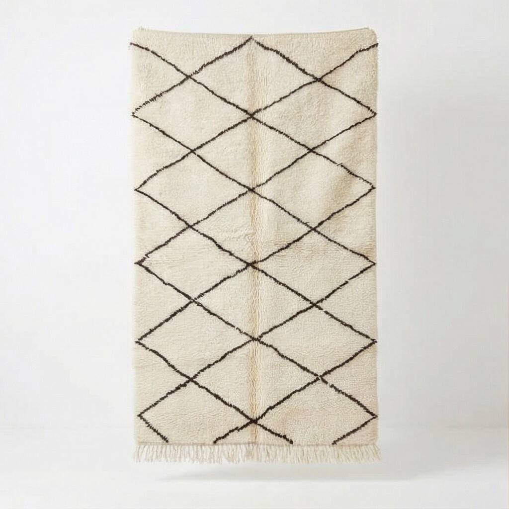 White Berber rug with black diamonds 150x260 cm