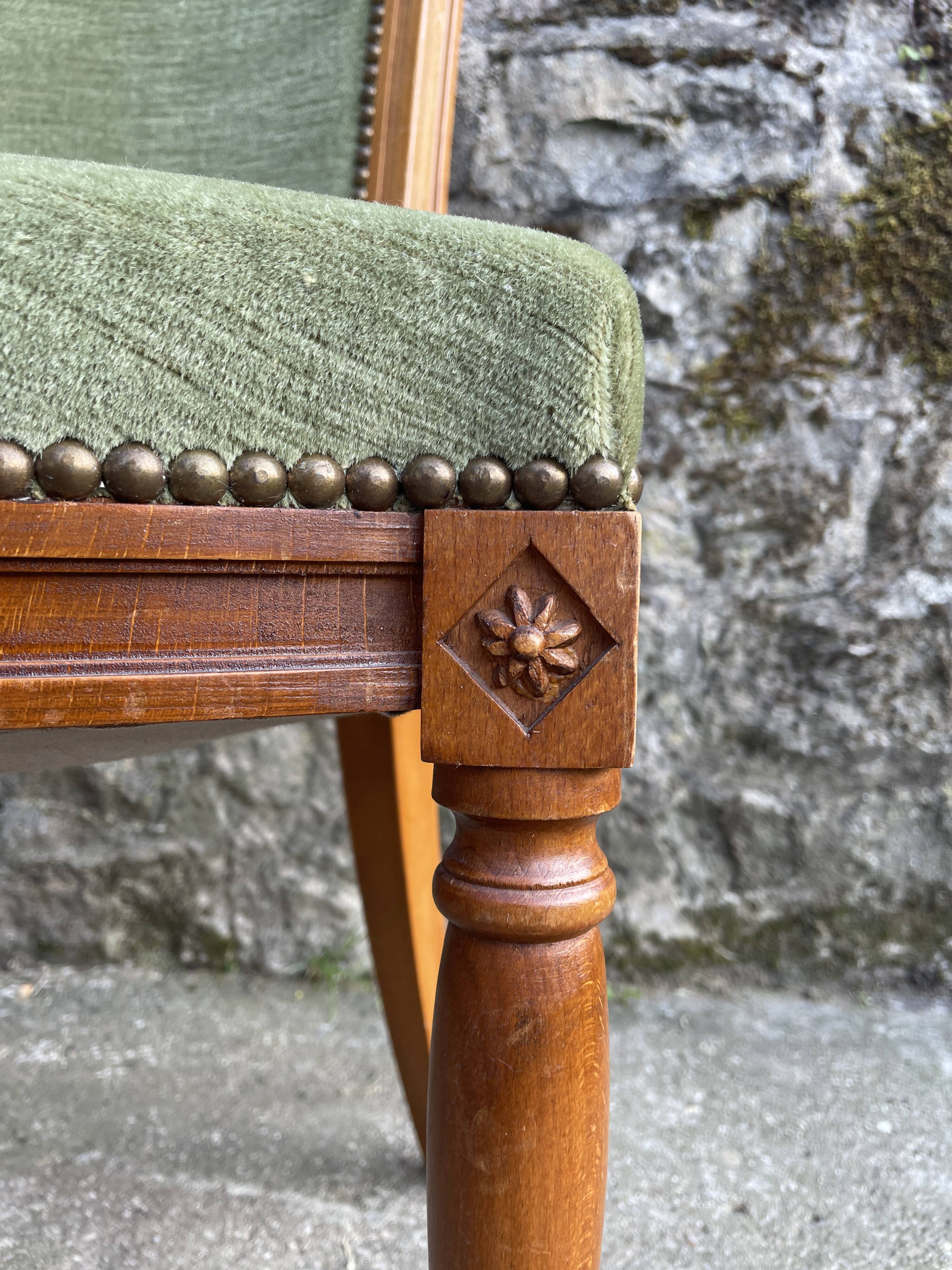 Set de 6 chaises Directoire en velours vert amande