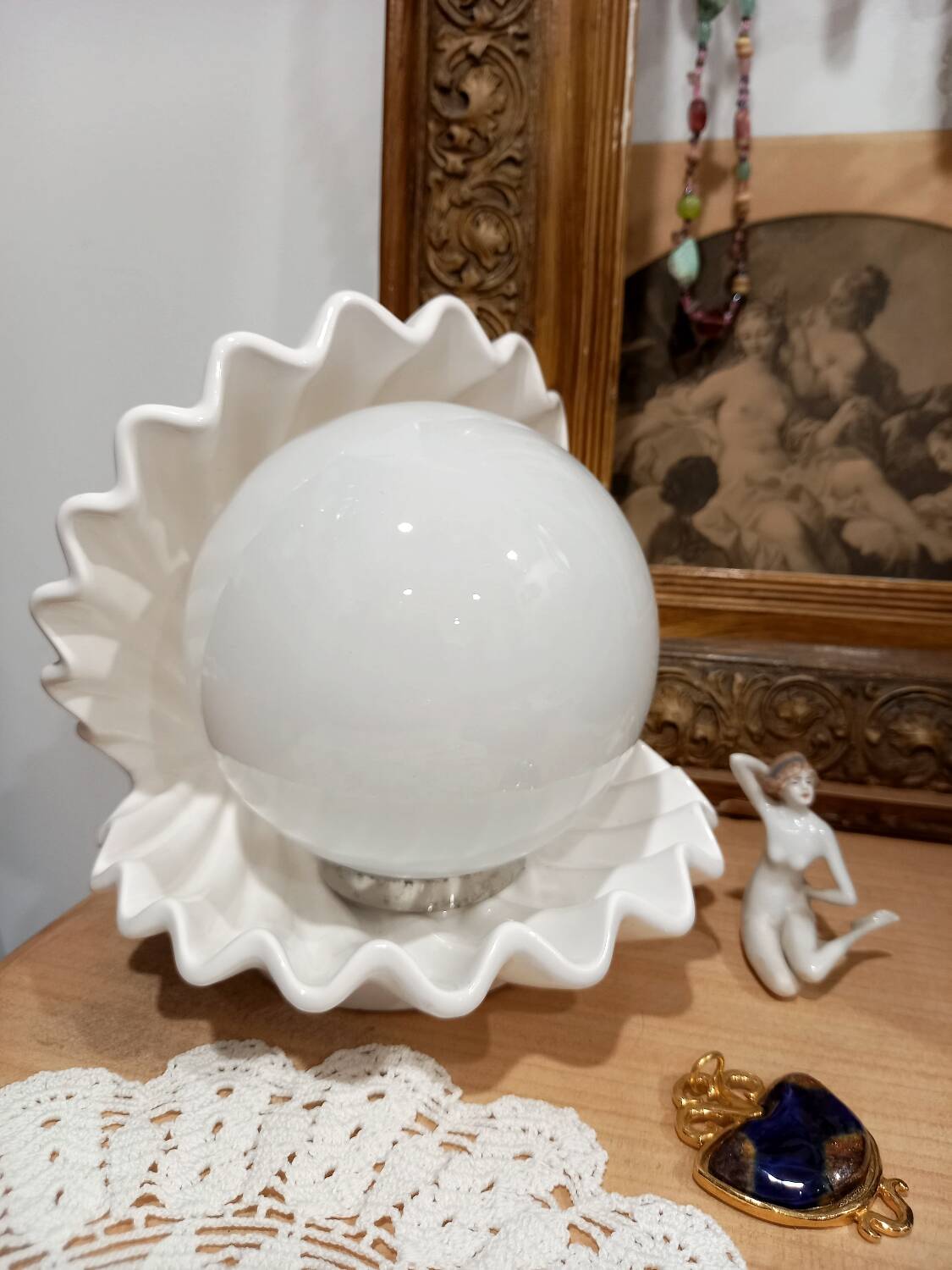 Vintage shell lamp