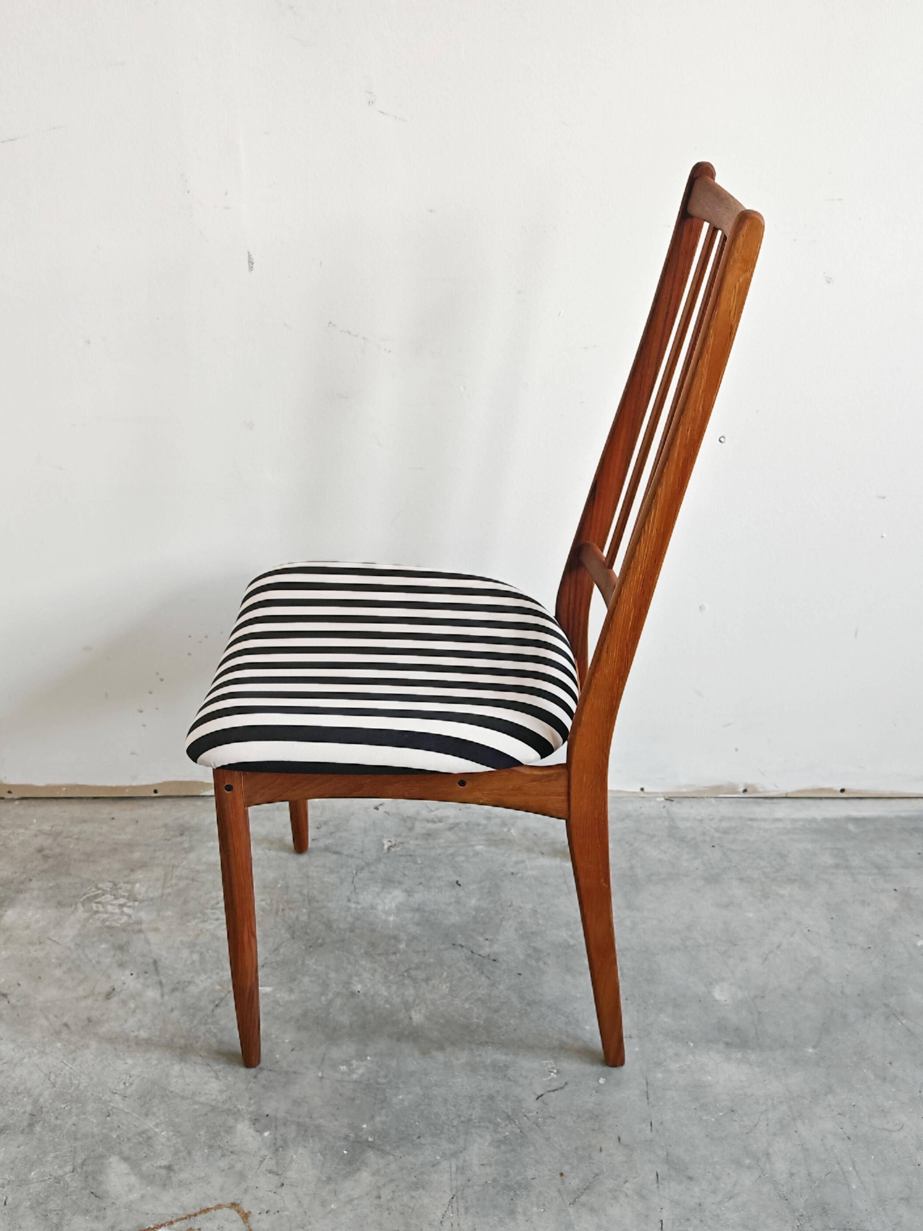 Ensemble de 4 chaises Mid-Century Modern en teck massif 1960