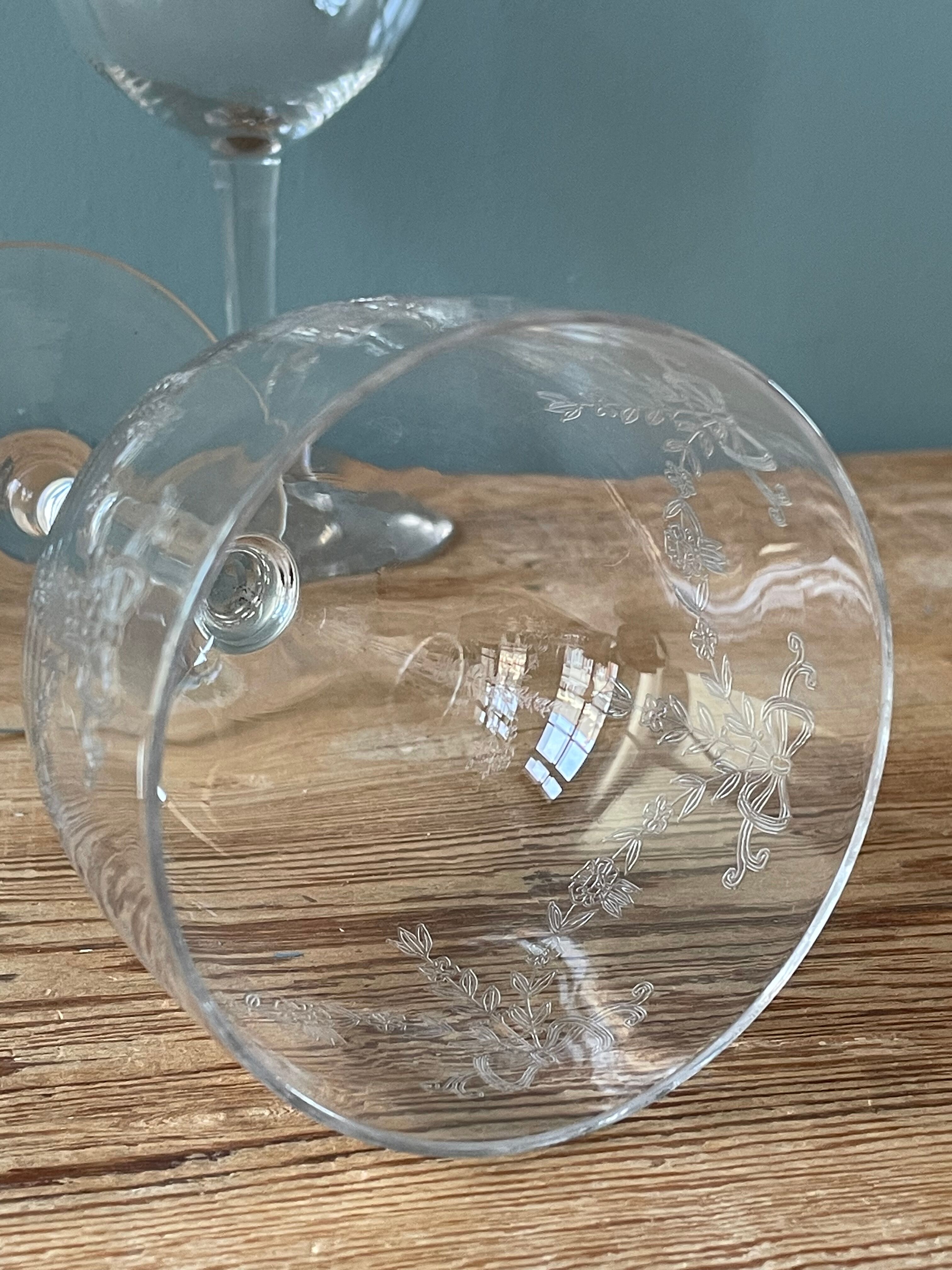 Set of 4 antique chiseled crystal foot glasses