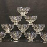 10 anciennes coupes à champagne en cristal gravé ciselé
