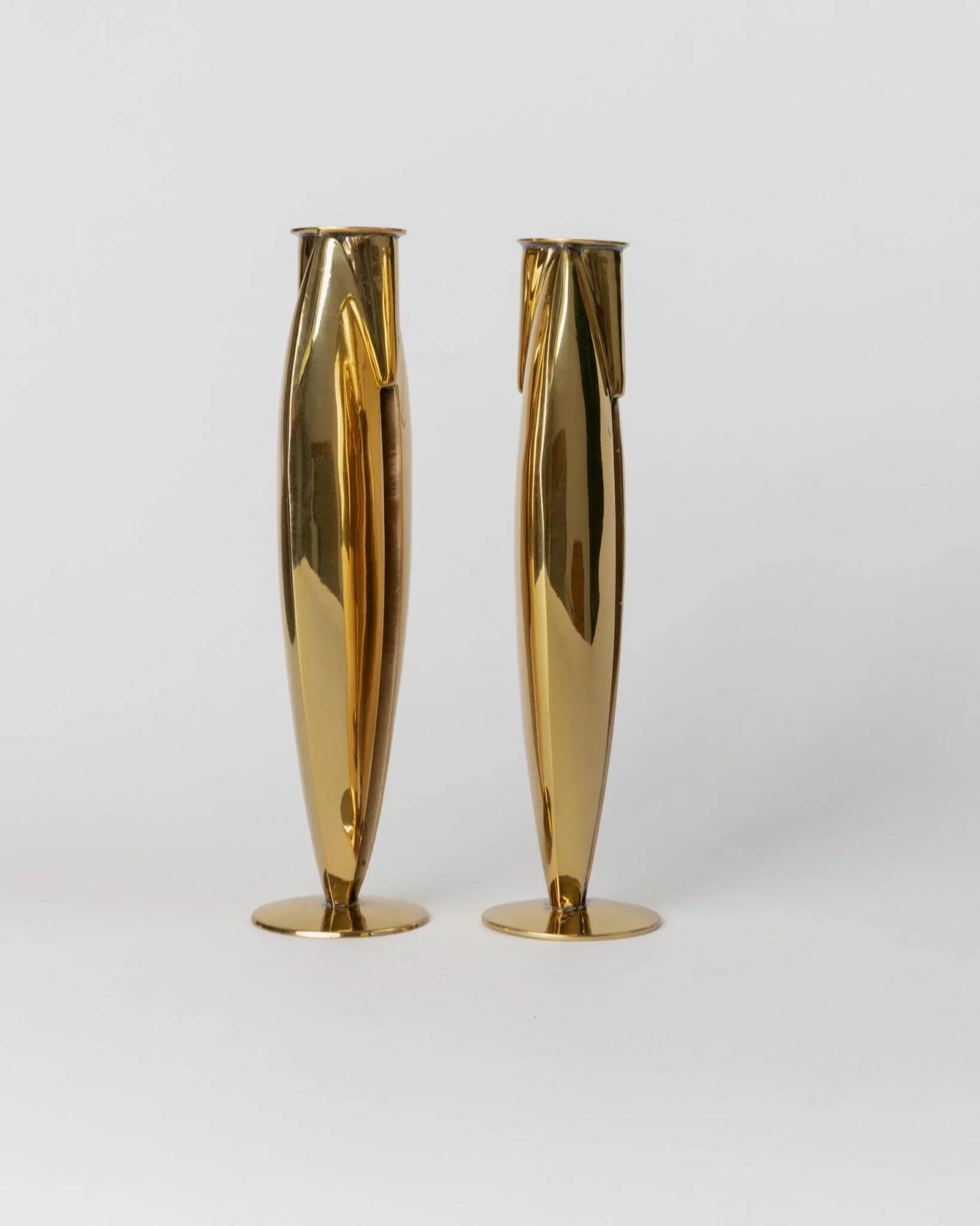 Doré Laiton Vintage Candle Holders – Two 1970s Art Deco Brass Sculptures, Elegant Table Centerpiece
