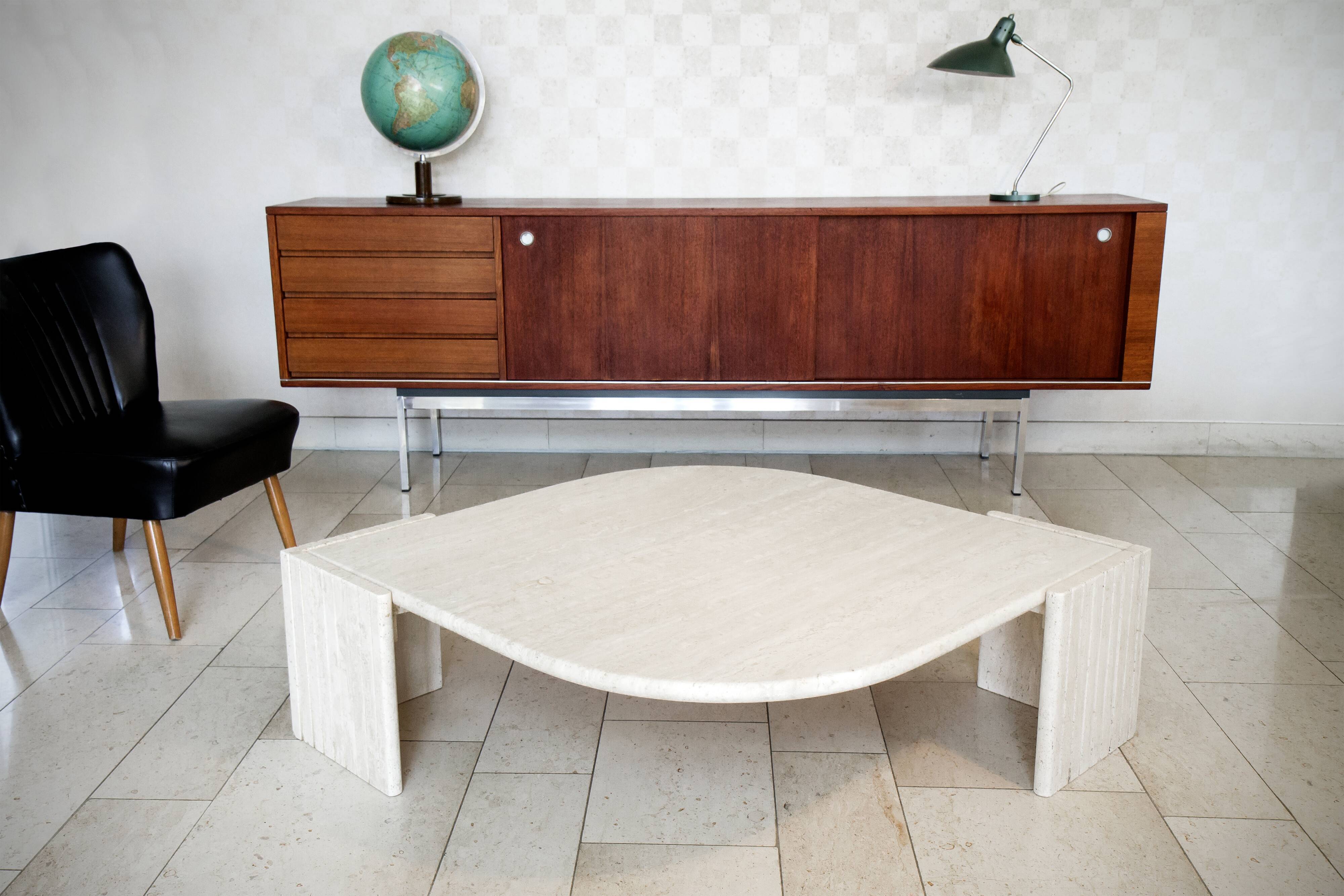 Roche Bobois coffee table formed in travertine 1970/80