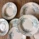 Lot de 10 assiettes vintage “Églantine” – L’Épargne Toulouse