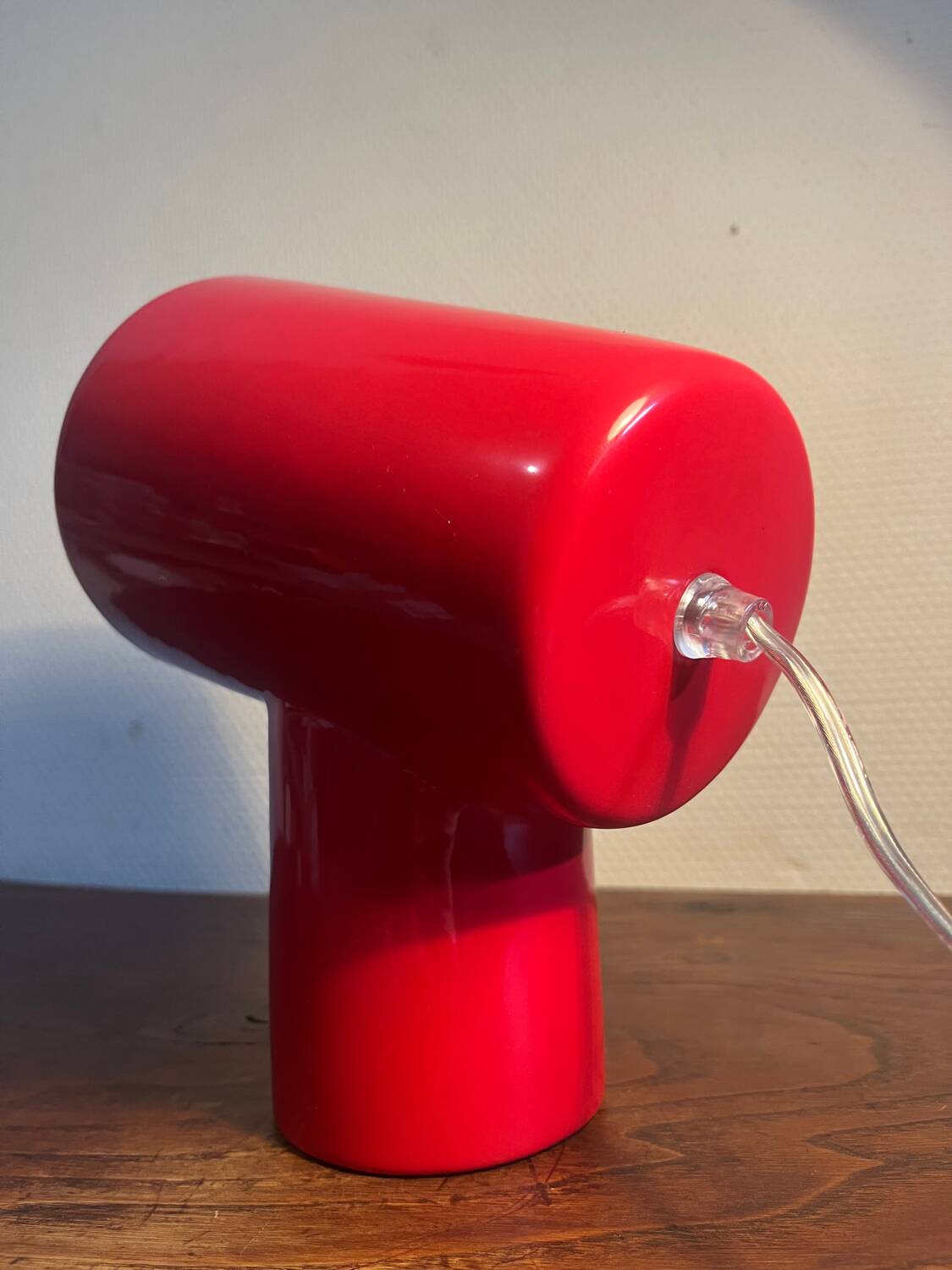 Designer table lamp in red ceramic from the 90s