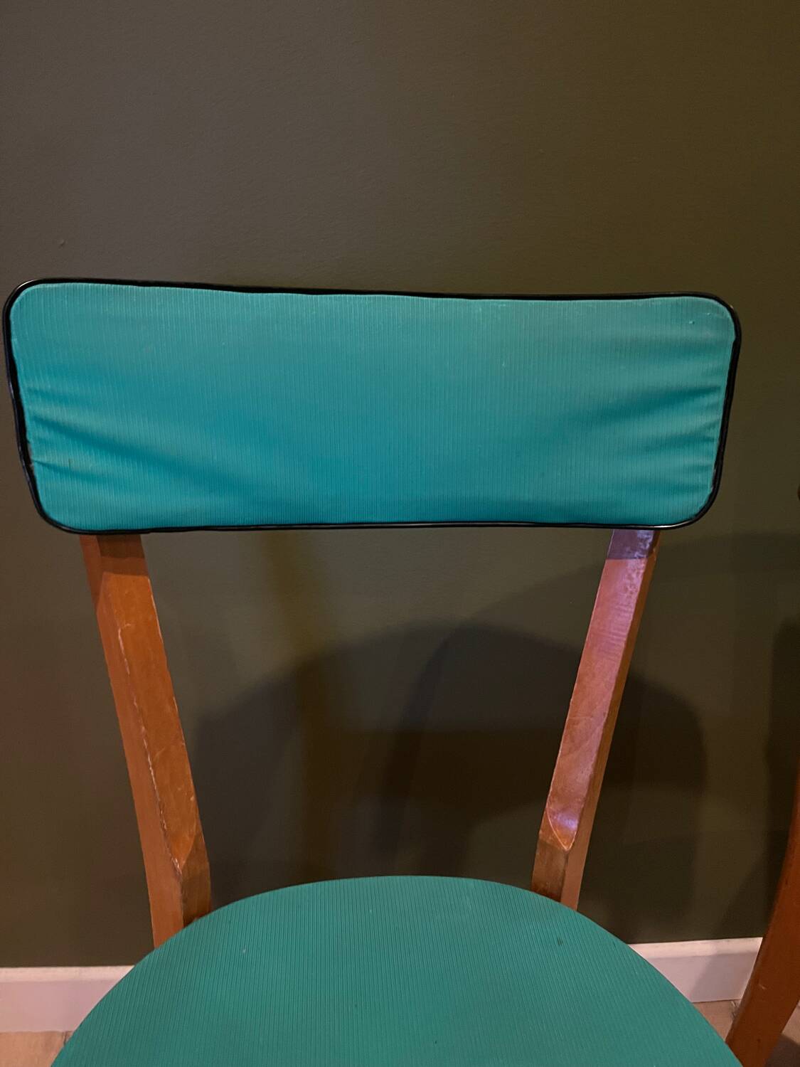 Ensemble de 5 chaises vertes vintage 50