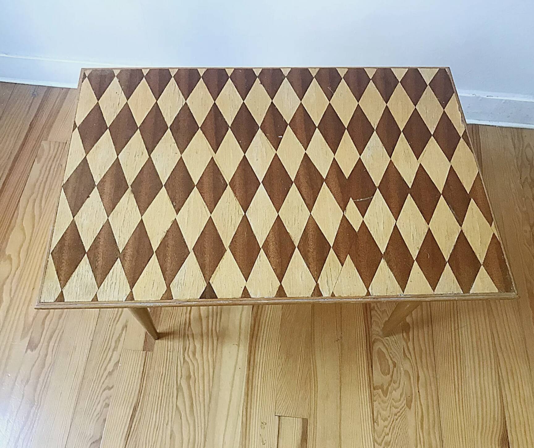 1950s wooden coffee table with marquetry from the 1950s