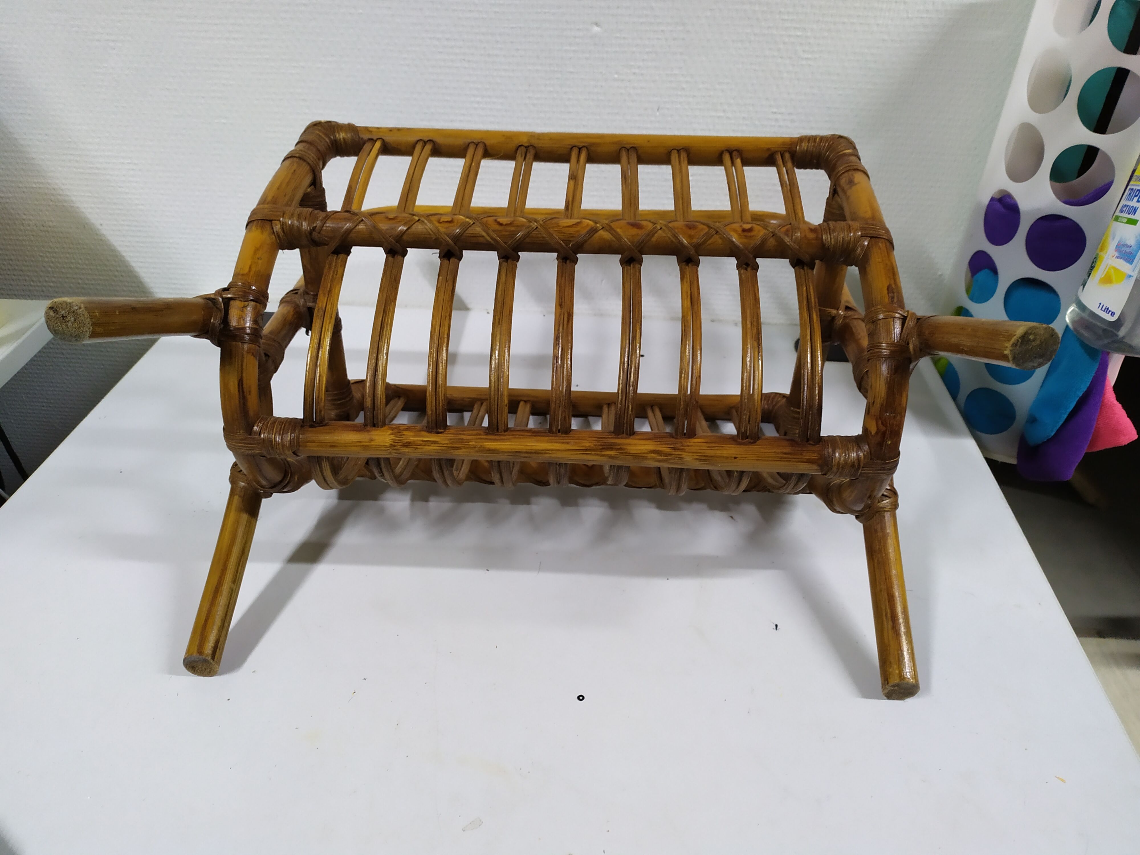 Door newspaper magazine rattan