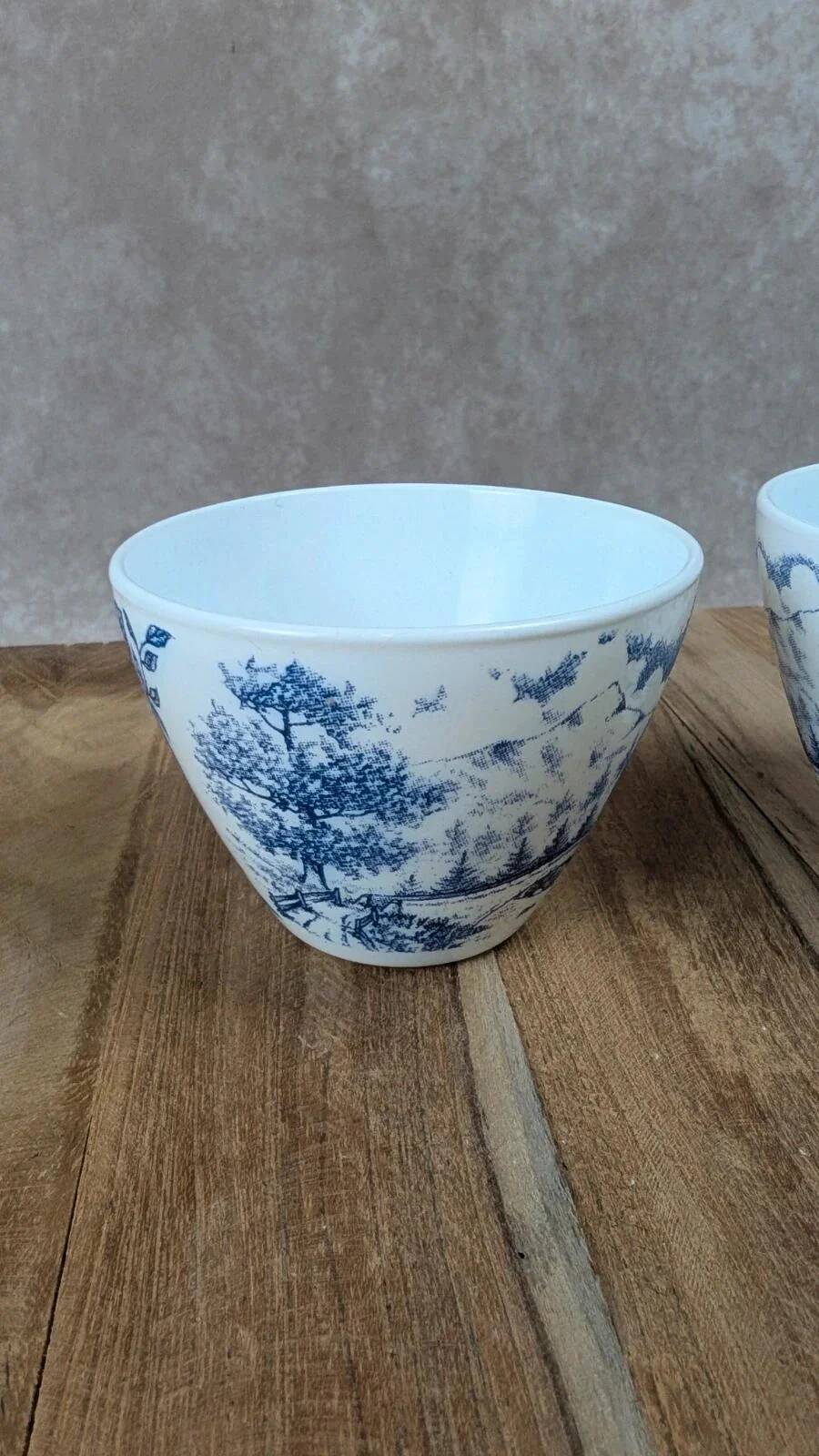 Charming duo of Rivanel mugs