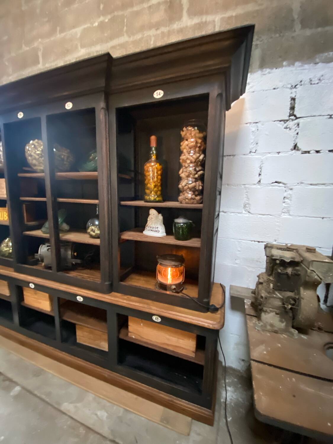 Pharmacy trade furniture