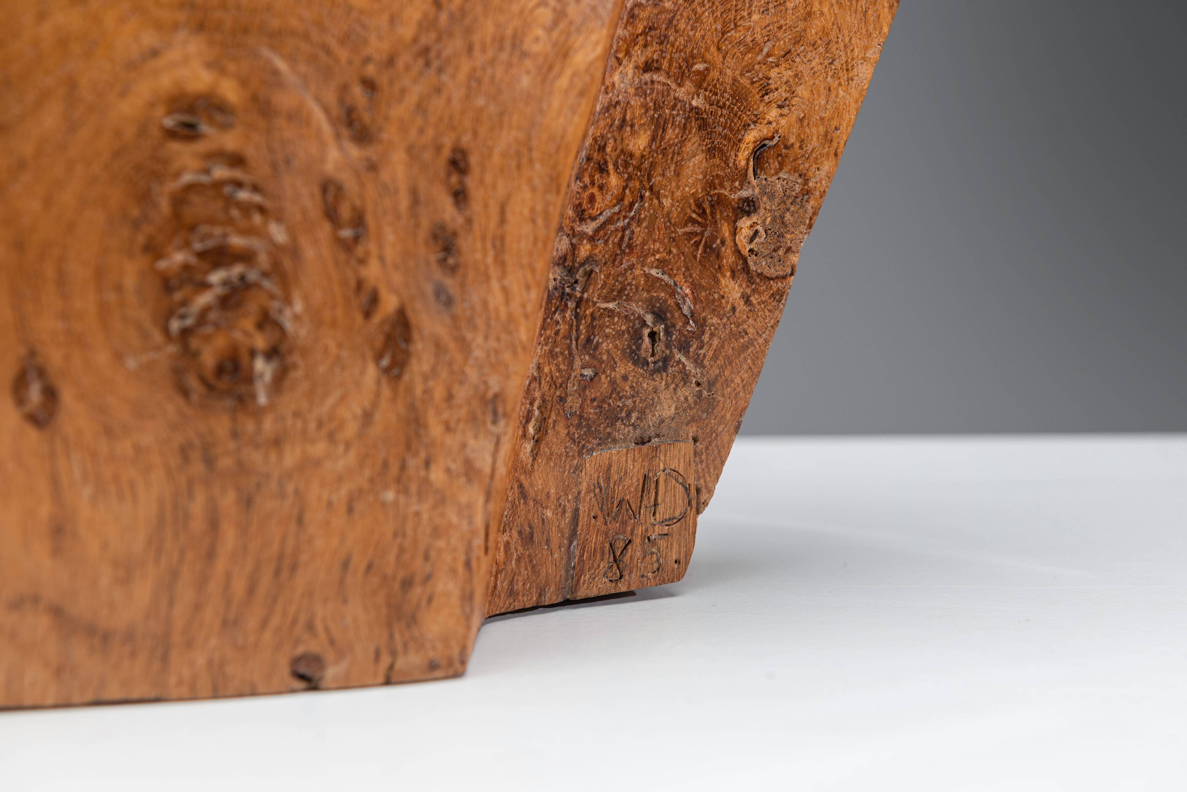 Forme sculpturale en chêne solide