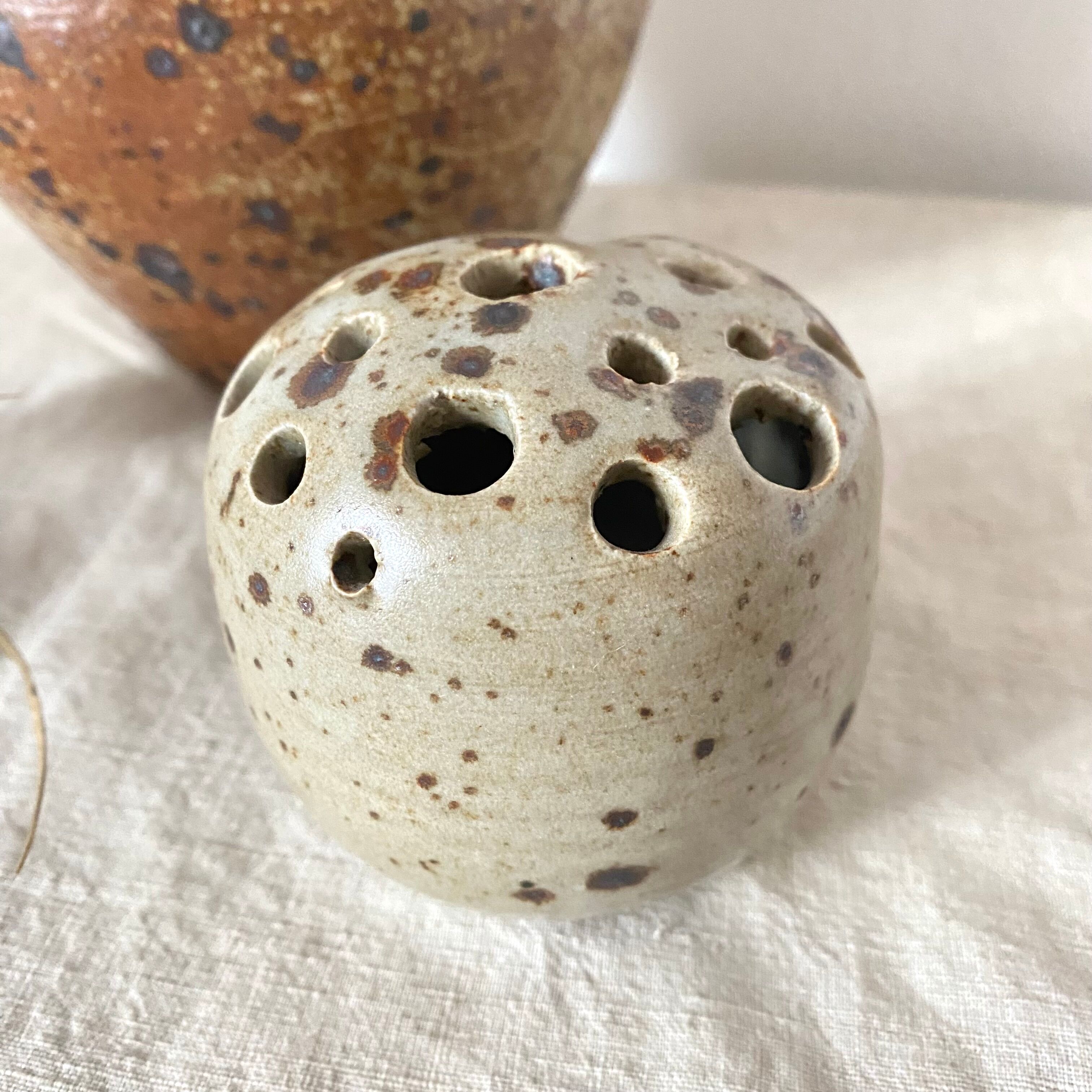 Pique flowers in vintage stoneware