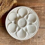 4 assiettes à huîtres en barbotine blanche