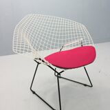 Diamond chair by Harry Bertoia in white & black metal and new seating 1960s