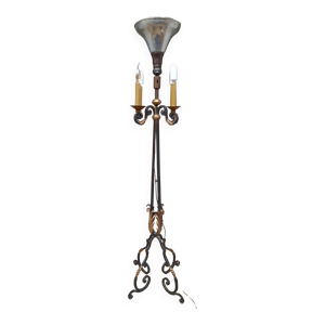 Lampadaire de fer forgé